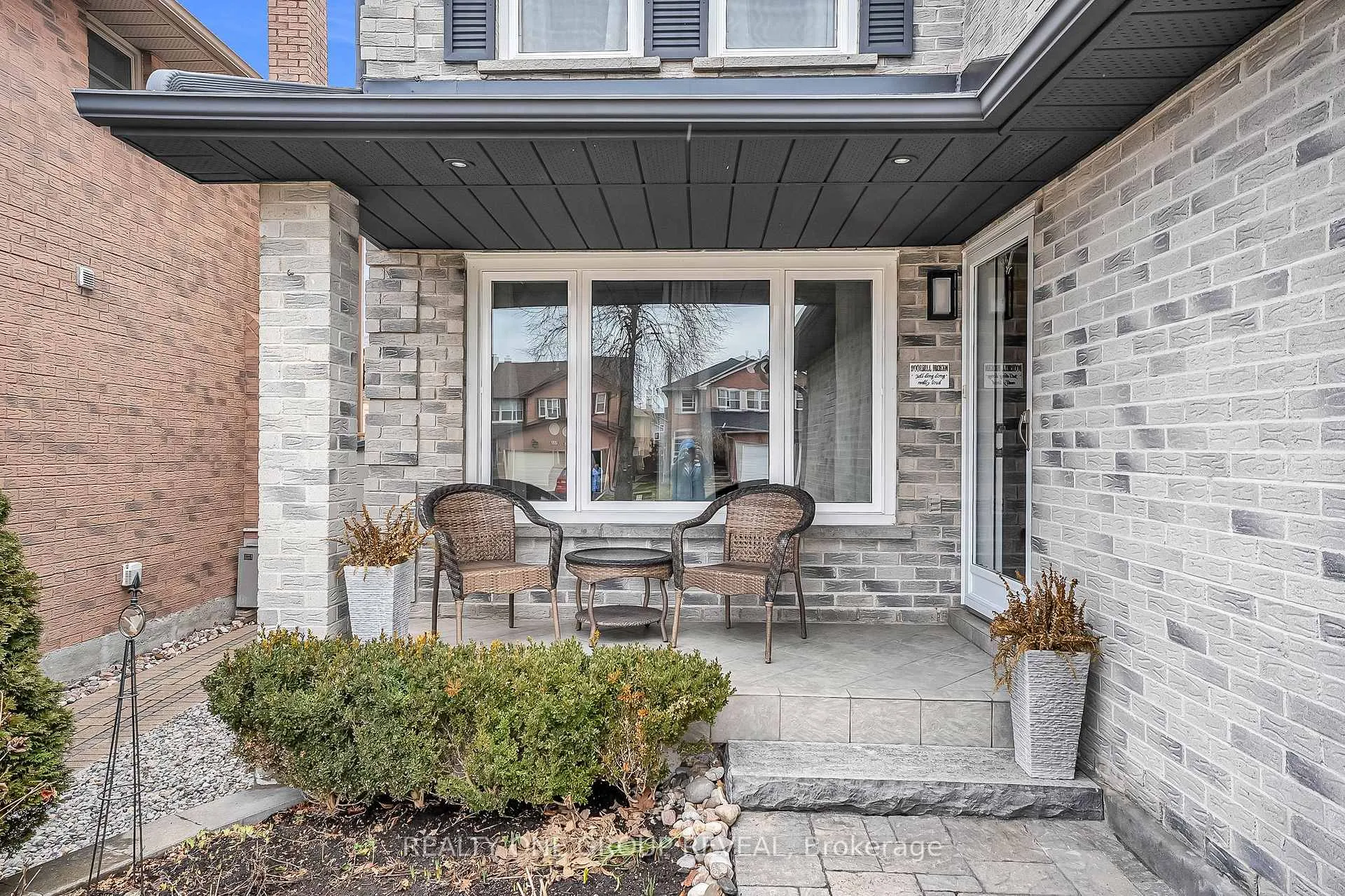 Photo 4 of 556 Rainy Day Drive, Pickering, Woodlands — HOMEH