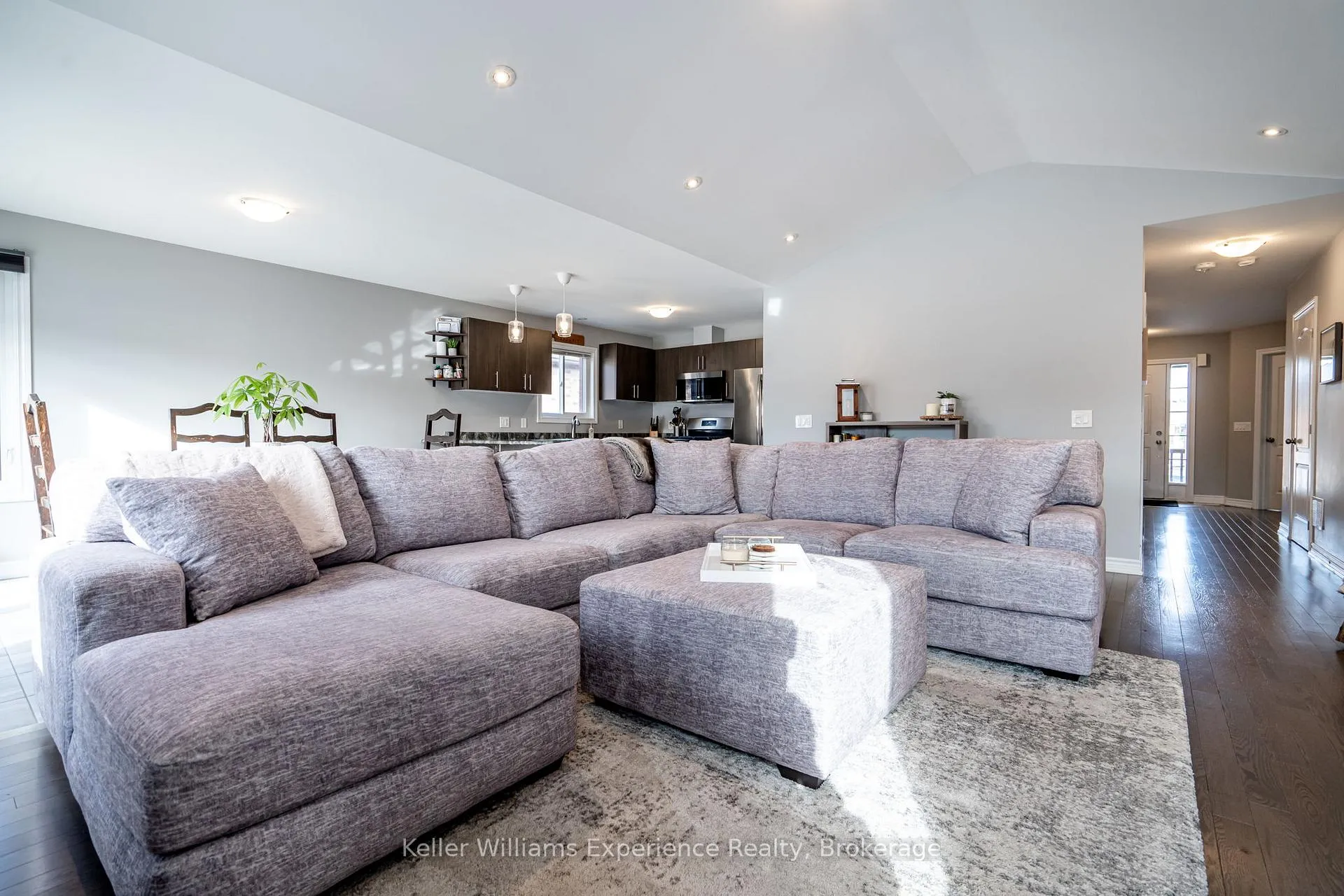 Photo 17 of 32 Hatton Drive, Penetanguishene — HOMEH