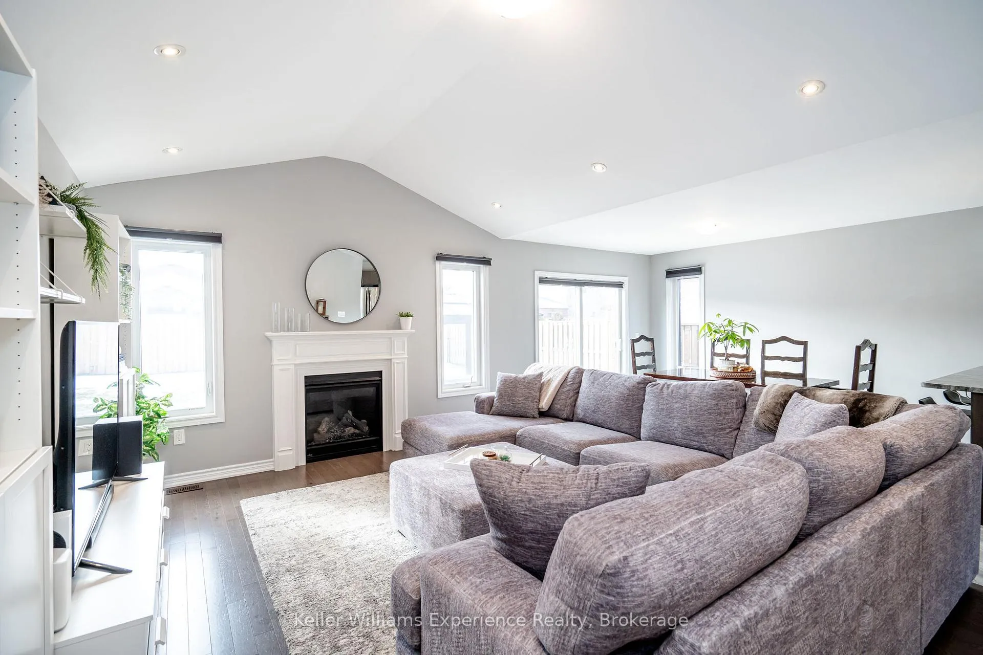 Photo 18 of 32 Hatton Drive, Penetanguishene — HOMEH