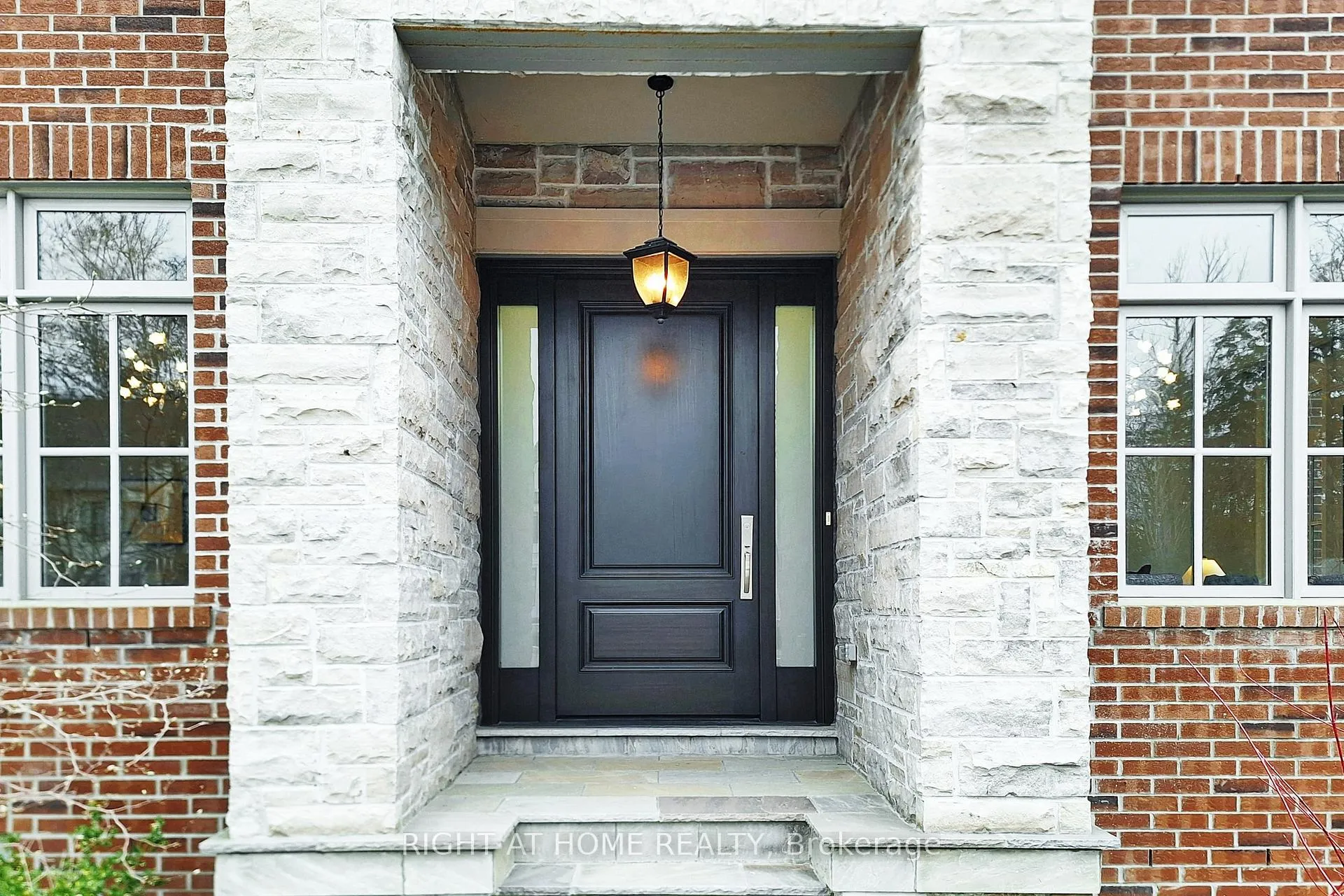 Photo 2 of 15 Davina Circle, Aurora, Aurora Estates — HOMEH