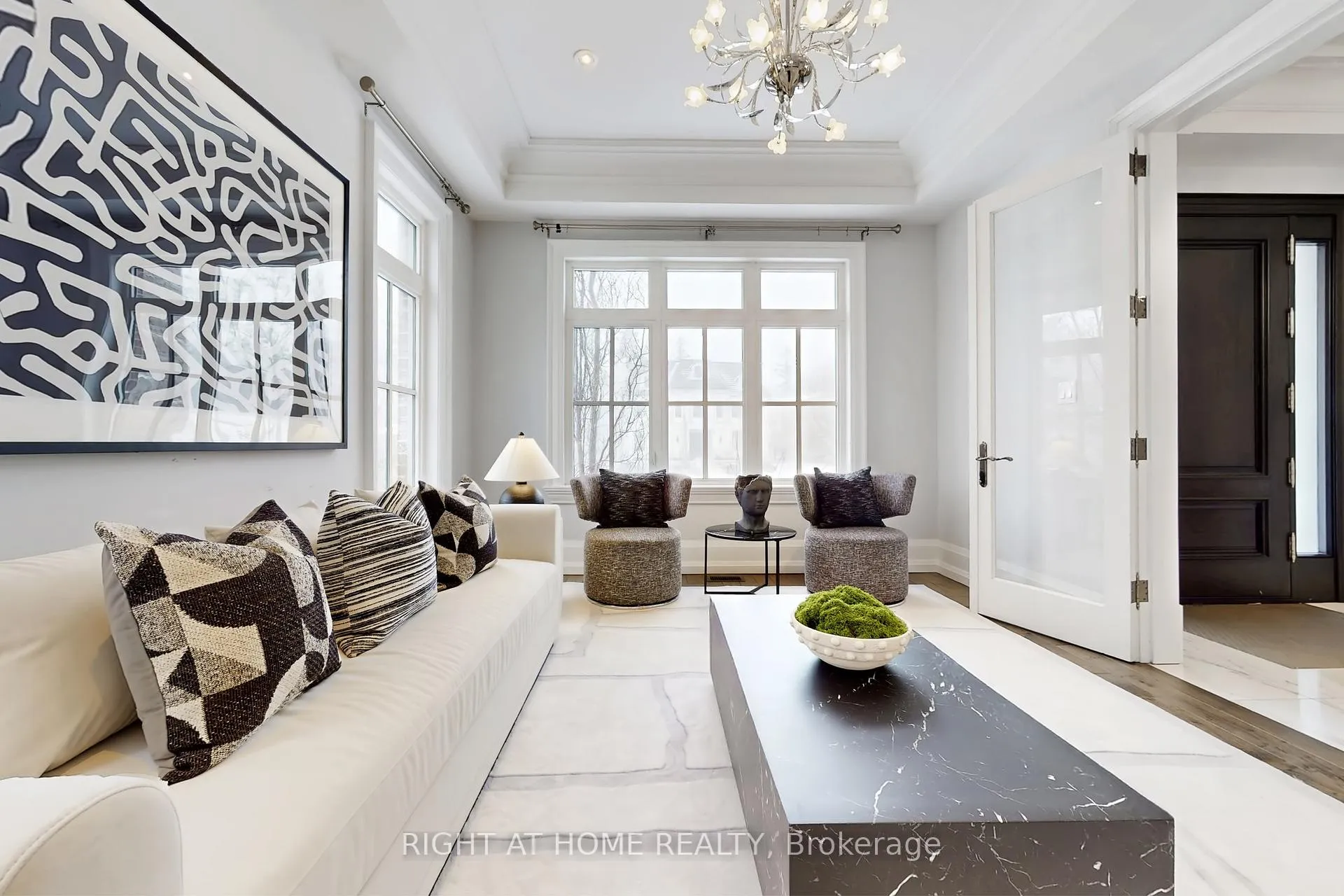 Photo 4 of 15 Davina Circle, Aurora, Aurora Estates — HOMEH