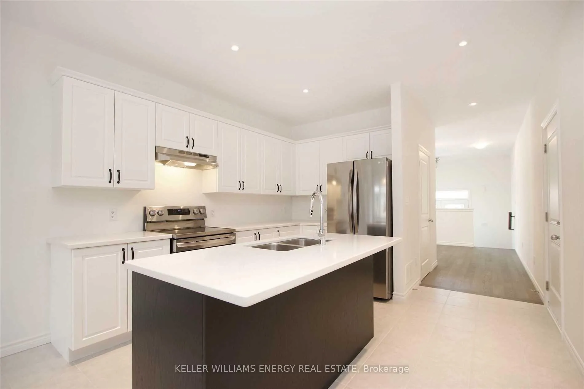 Photo 3 of Unit Main, 407 Northglen Boulevard, Clarington, Bowmanville — HOMEH