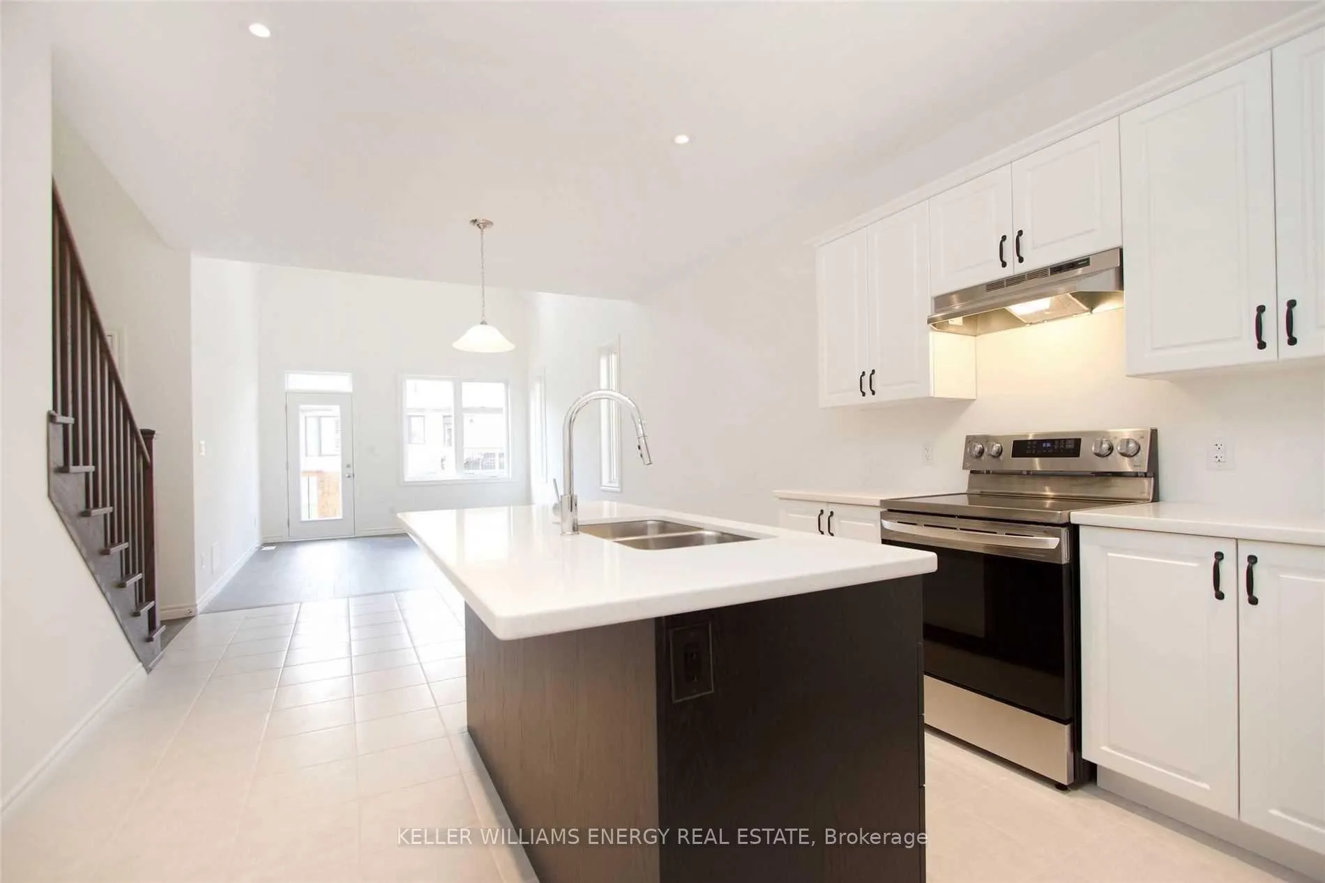 Photo 4 of Unit Main, 407 Northglen Boulevard, Clarington, Bowmanville — HOMEH