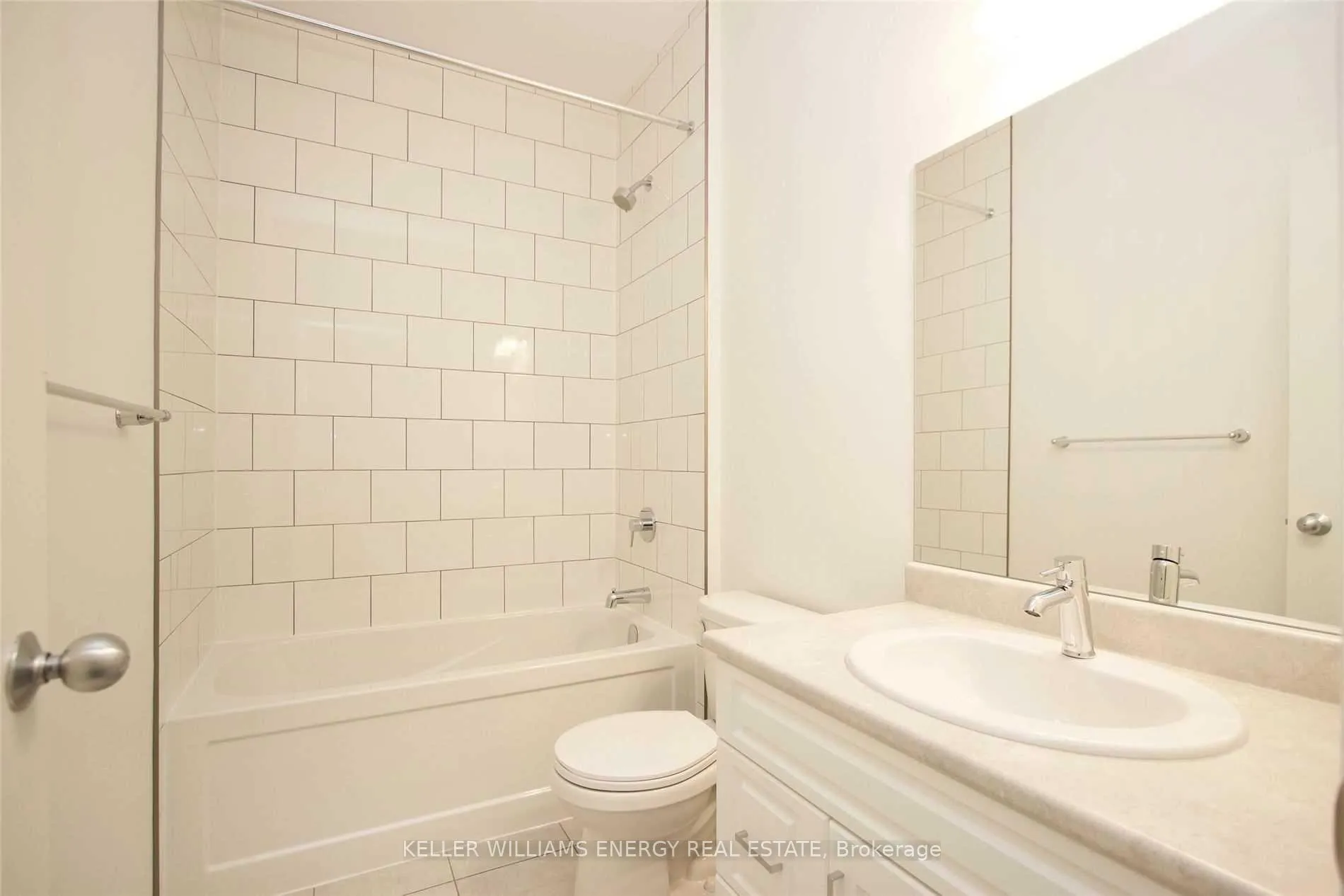 Photo 9 of Unit Main, 407 Northglen Boulevard, Clarington, Bowmanville — HOMEH