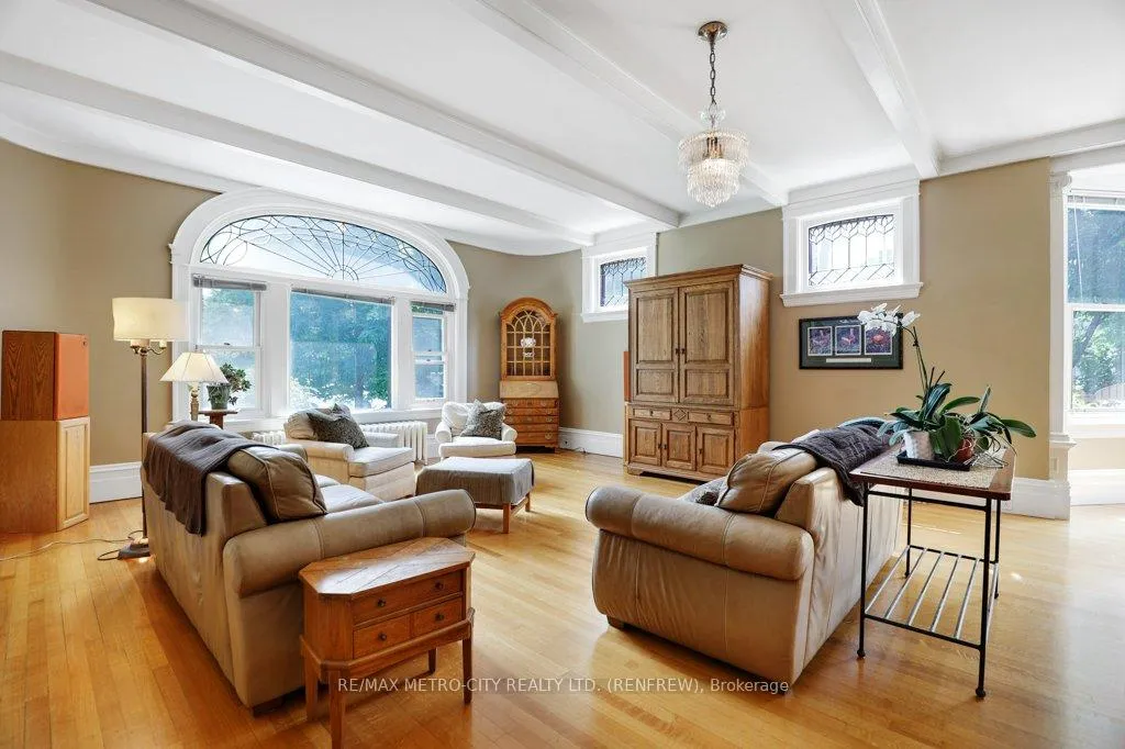Photo 12 of 154 Quarry Avenue, Renfrew — HOMEH