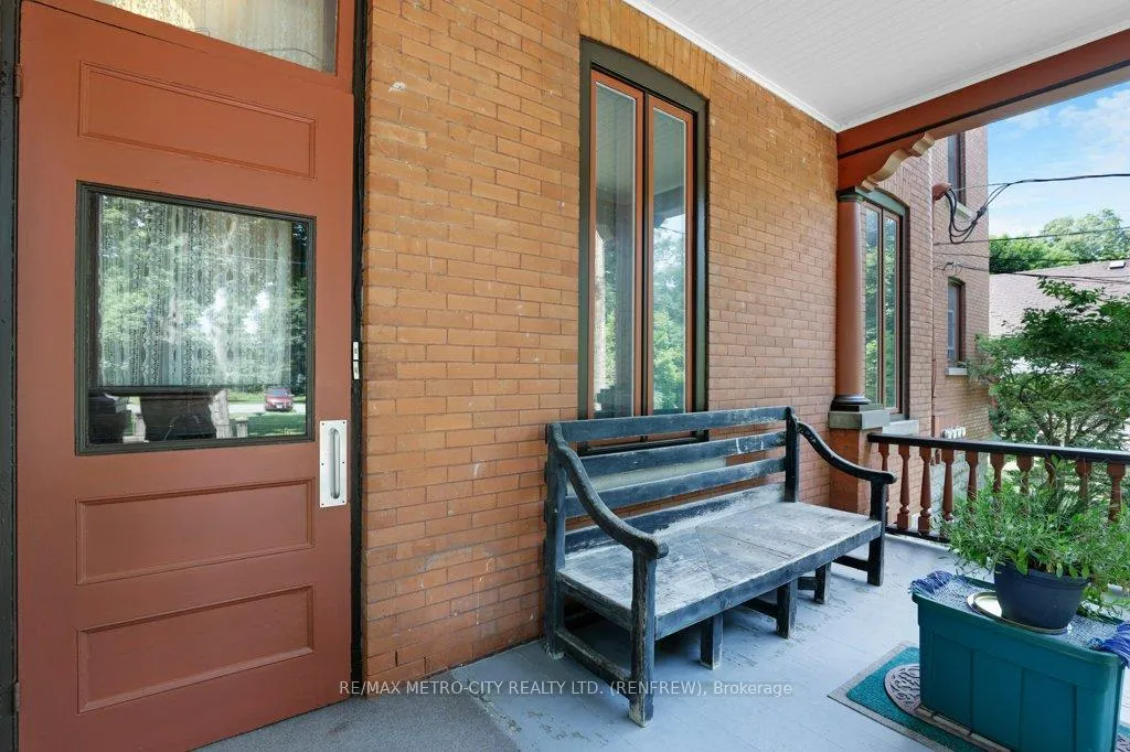 Photo 19 of 154 Quarry Avenue, Renfrew — HOMEH