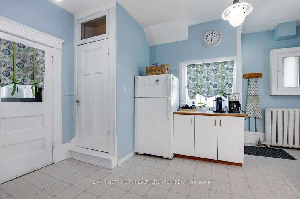 Photo 24 of 154 Quarry Avenue, Renfrew — HOMEH