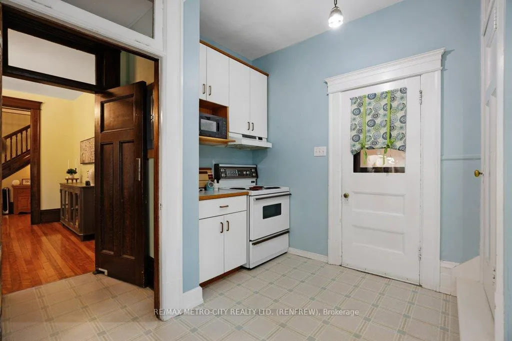 Photo 25 of 154 Quarry Avenue, Renfrew — HOMEH