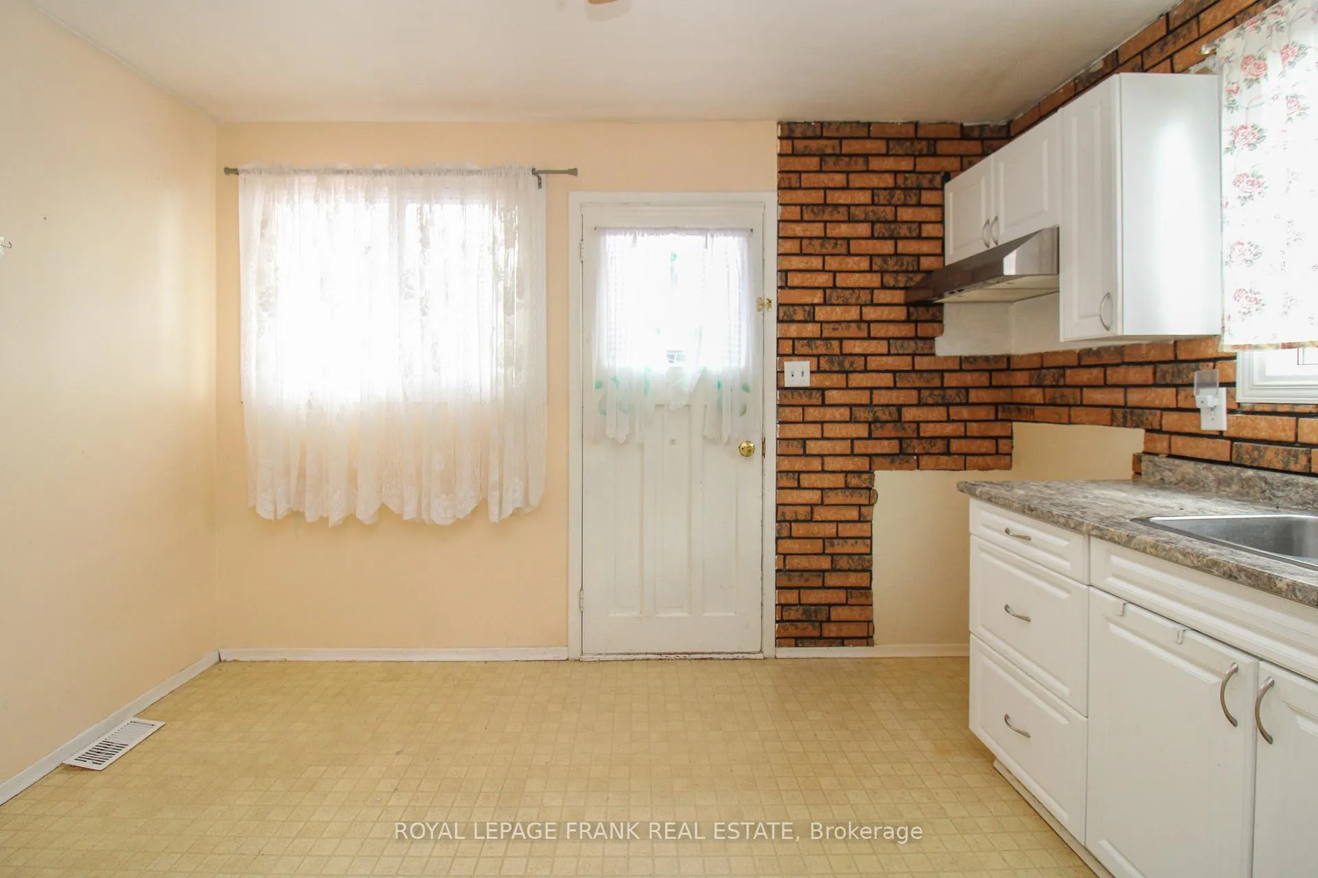 Photo 10 of 1006 Sydenham Road, Peterborough, Ashburnham Ward 4 — HOMEH