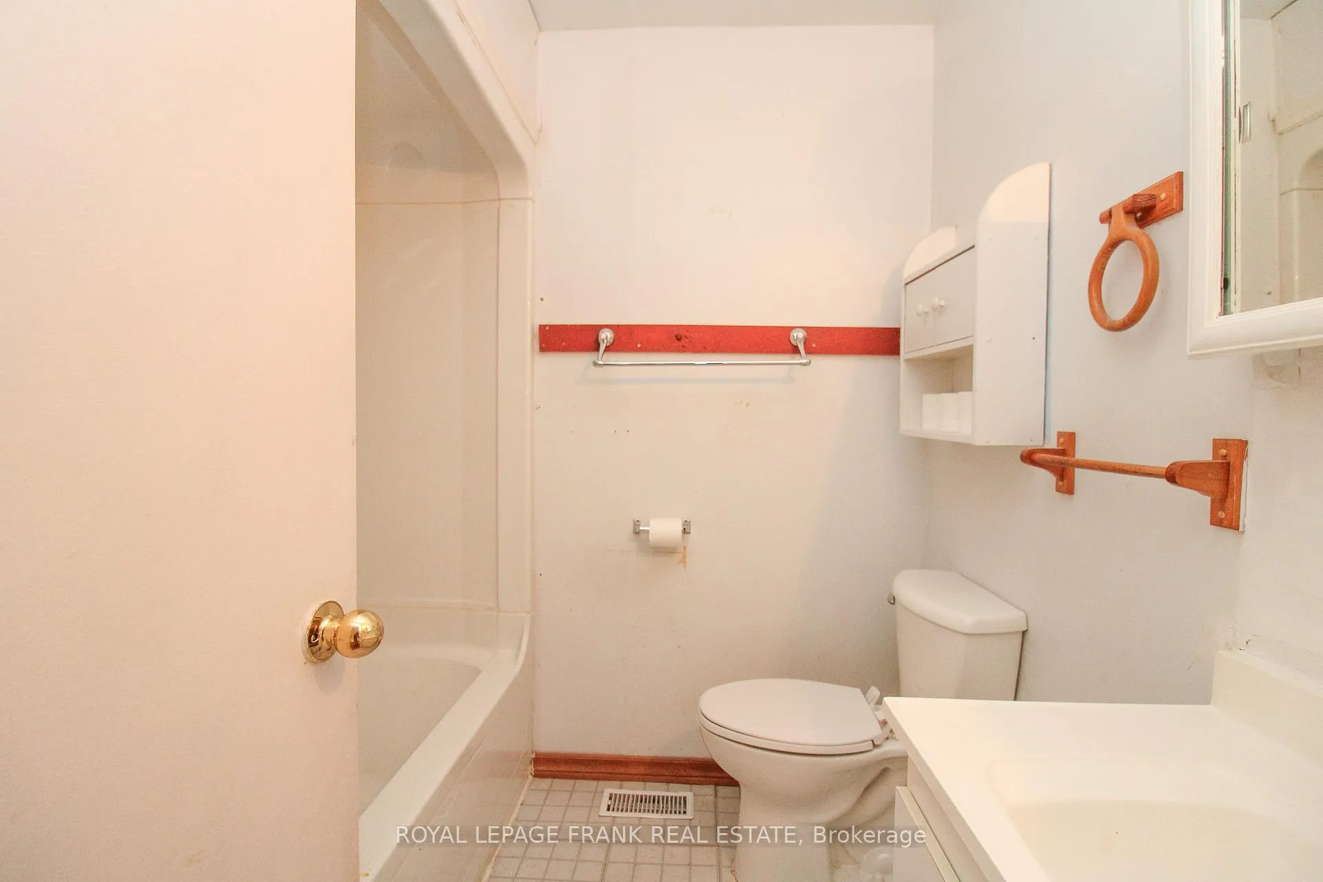 Photo 17 of 1006 Sydenham Road, Peterborough, Ashburnham Ward 4 — HOMEH