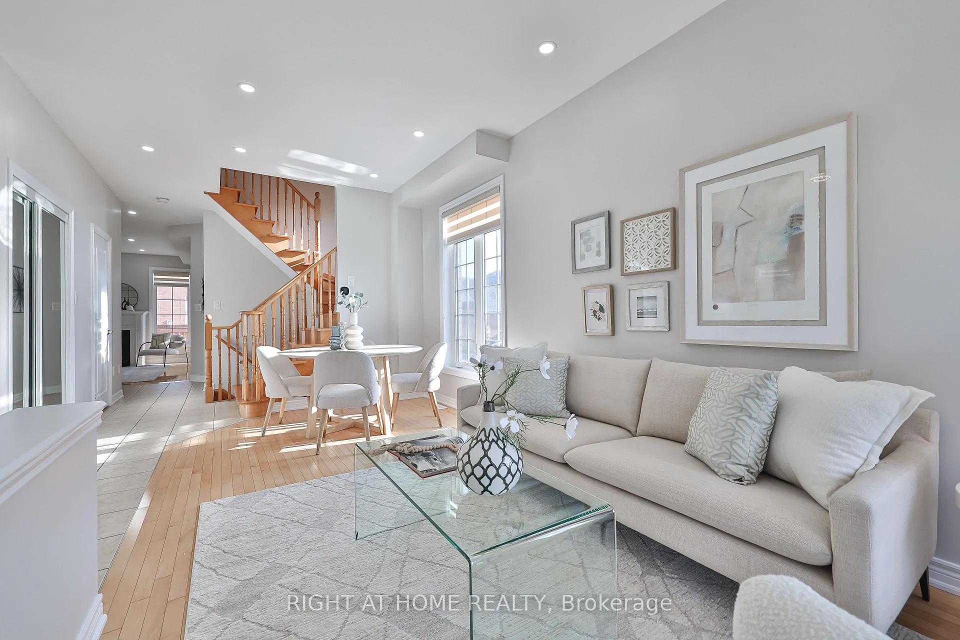 Photo 9 of 11 Rizal Avenue, Markham, Box Grove — HOMEH