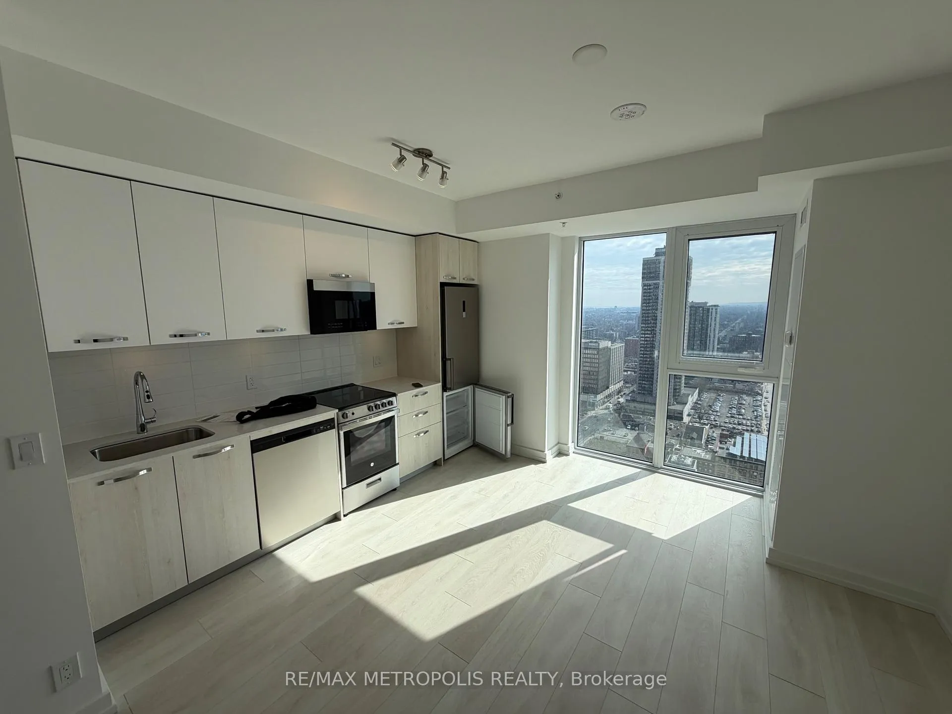 Photo 1 of Unit 2709, 75 James Street S, Hamilton, Corktown — HOMEH