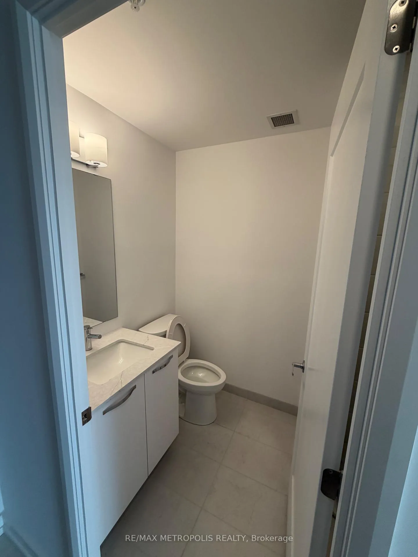 Photo 4 of Unit 2709, 75 James Street S, Hamilton, Corktown — HOMEH