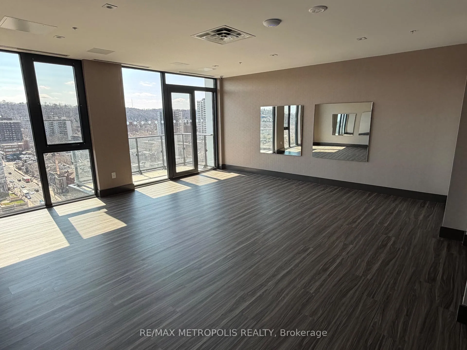 Photo 11 of Unit 2709, 75 James Street S, Hamilton, Corktown — HOMEH