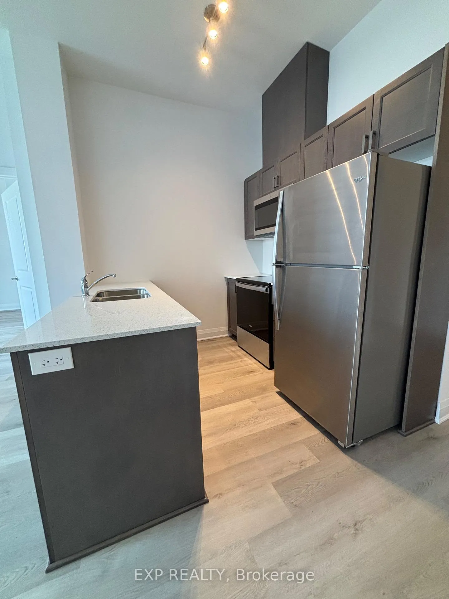 Photo 12 of 1936 Rymal Road E, Hamilton, Rural Glanbrook — HOMEH