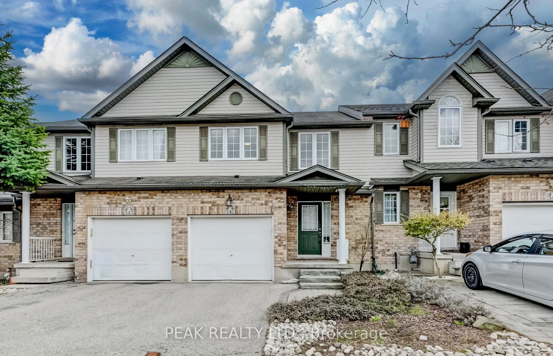 Photo 2 of 547 Wild Iris Avenue, Waterloo, Columbia Forest — HOMEH