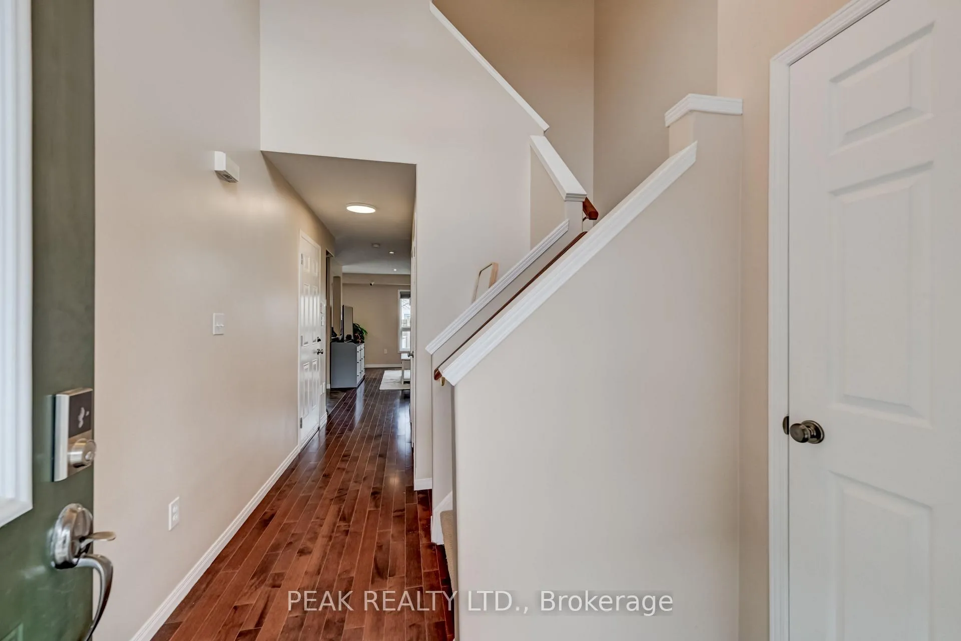 Photo 3 of 547 Wild Iris Avenue, Waterloo, Columbia Forest — HOMEH