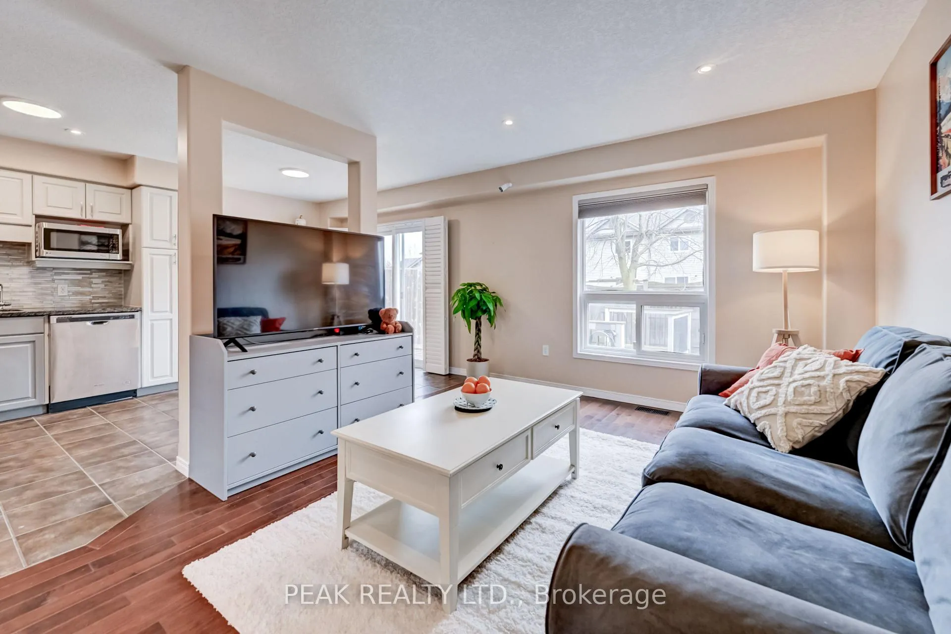 Photo 7 of 547 Wild Iris Avenue, Waterloo, Columbia Forest — HOMEH