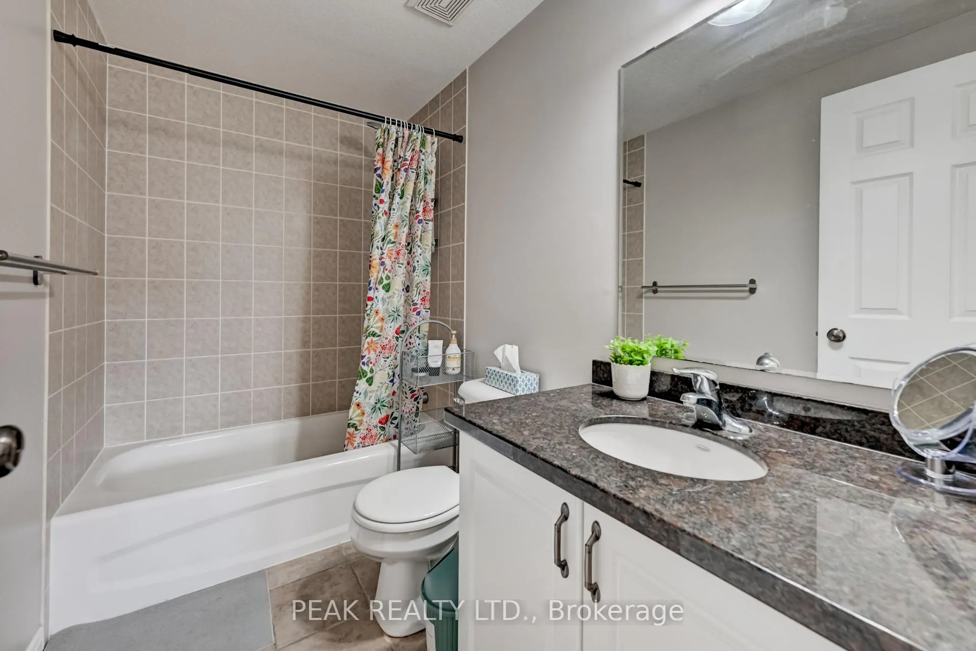 Photo 18 of 547 Wild Iris Avenue, Waterloo, Columbia Forest — HOMEH