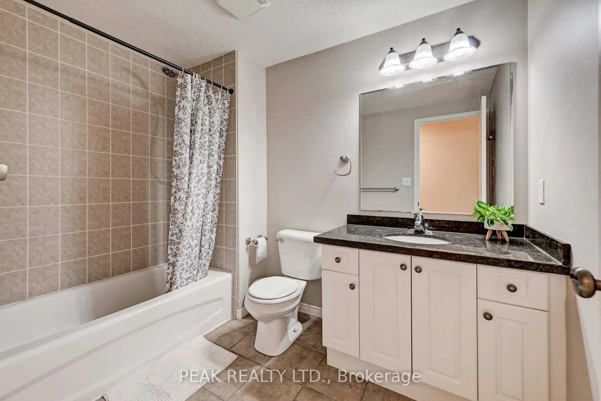 Photo 21 of 547 Wild Iris Avenue, Waterloo, Columbia Forest — HOMEH