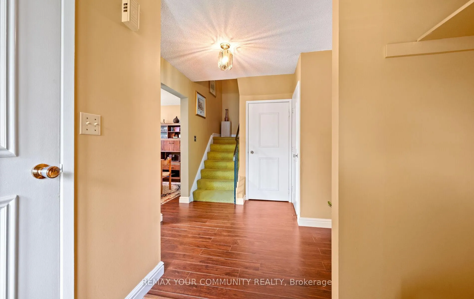 Photo 4 of 4 Sandusky Crescent, Aurora, Aurora Highlands — HOMEH