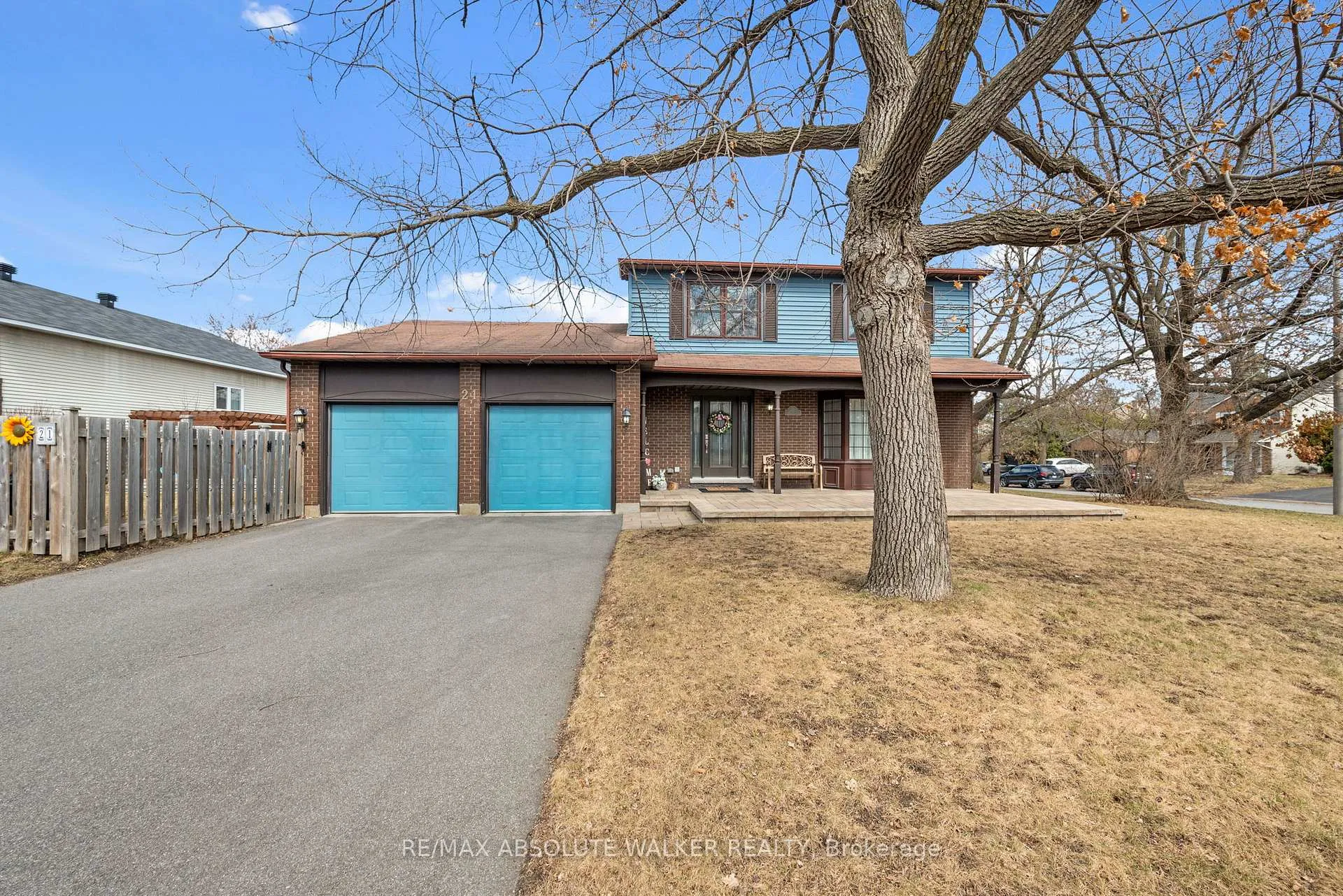 Photo 1 of 21 Pattermead Crescent, Ottawa, Hunt Club/Western Community — HOMEH