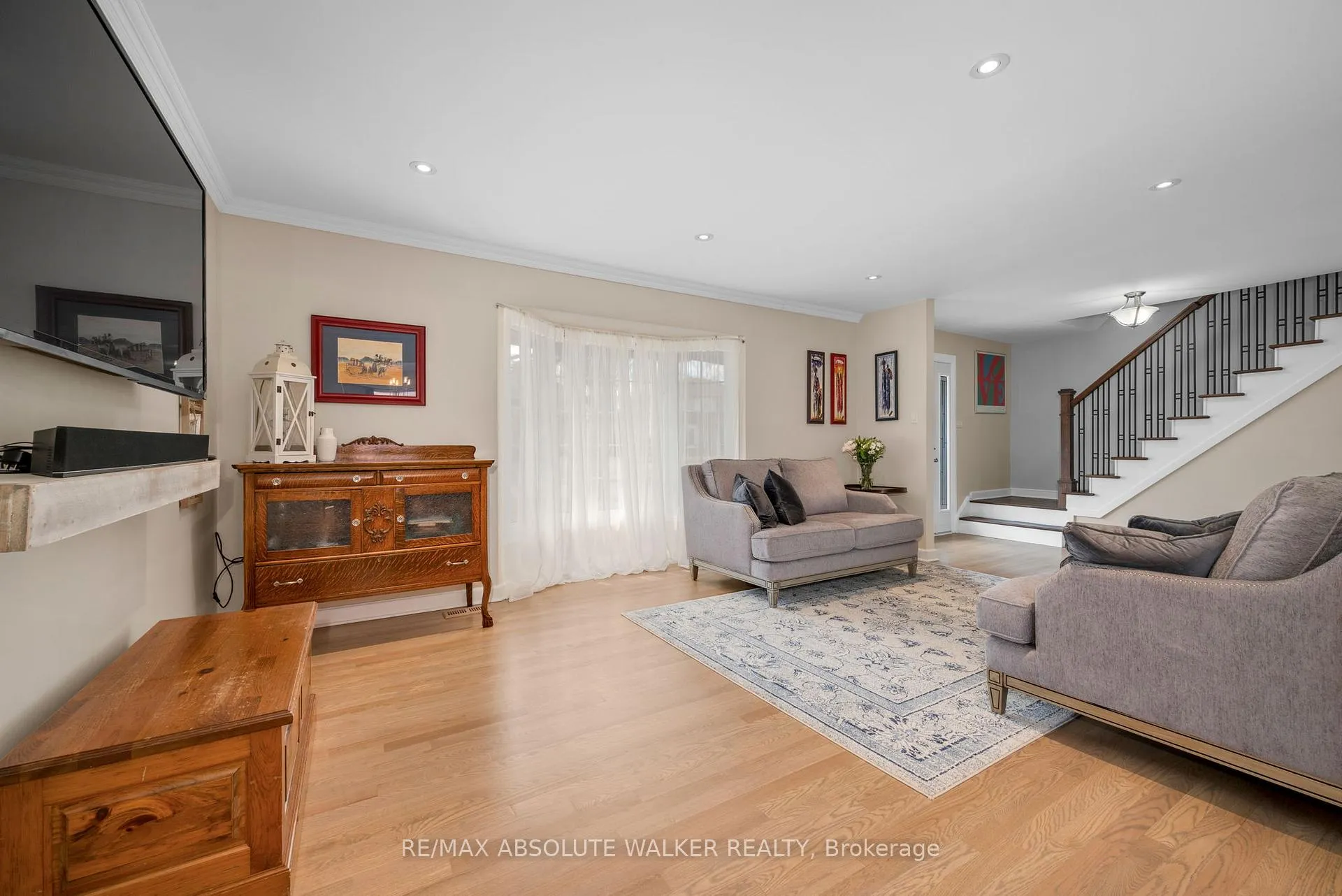 Photo 5 of 21 Pattermead Crescent, Ottawa, Hunt Club/Western Community — HOMEH