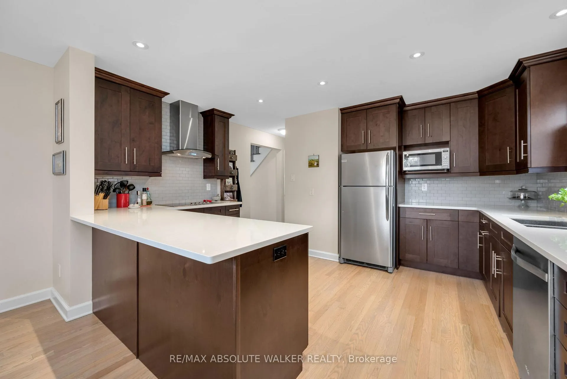Photo 10 of 21 Pattermead Crescent, Ottawa, Hunt Club/Western Community — HOMEH