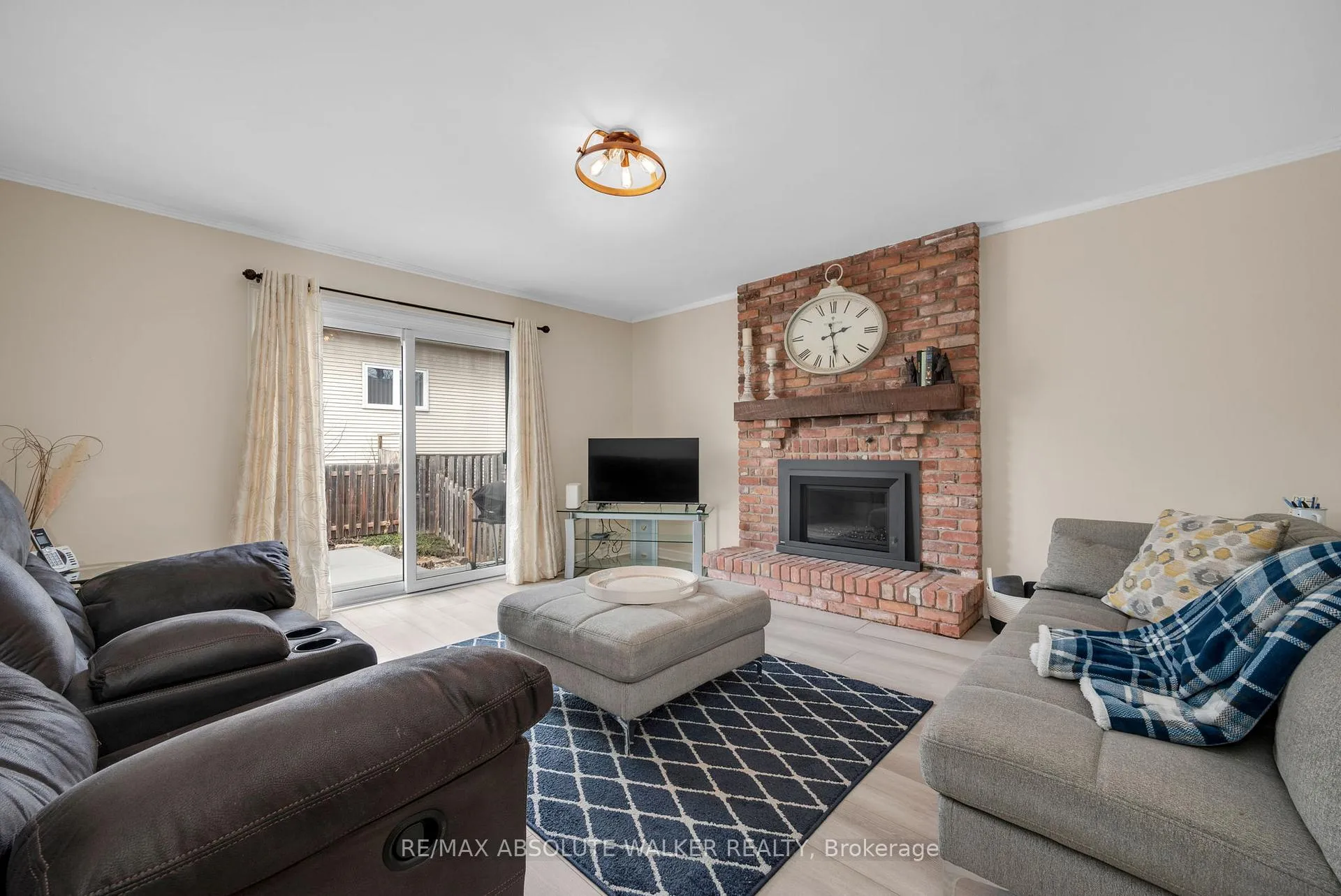 Photo 14 of 21 Pattermead Crescent, Ottawa, Hunt Club/Western Community — HOMEH