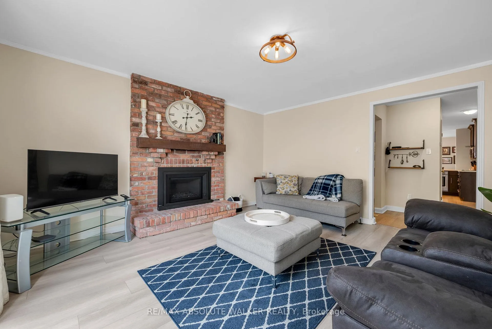 Photo 16 of 21 Pattermead Crescent, Ottawa, Hunt Club/Western Community — HOMEH