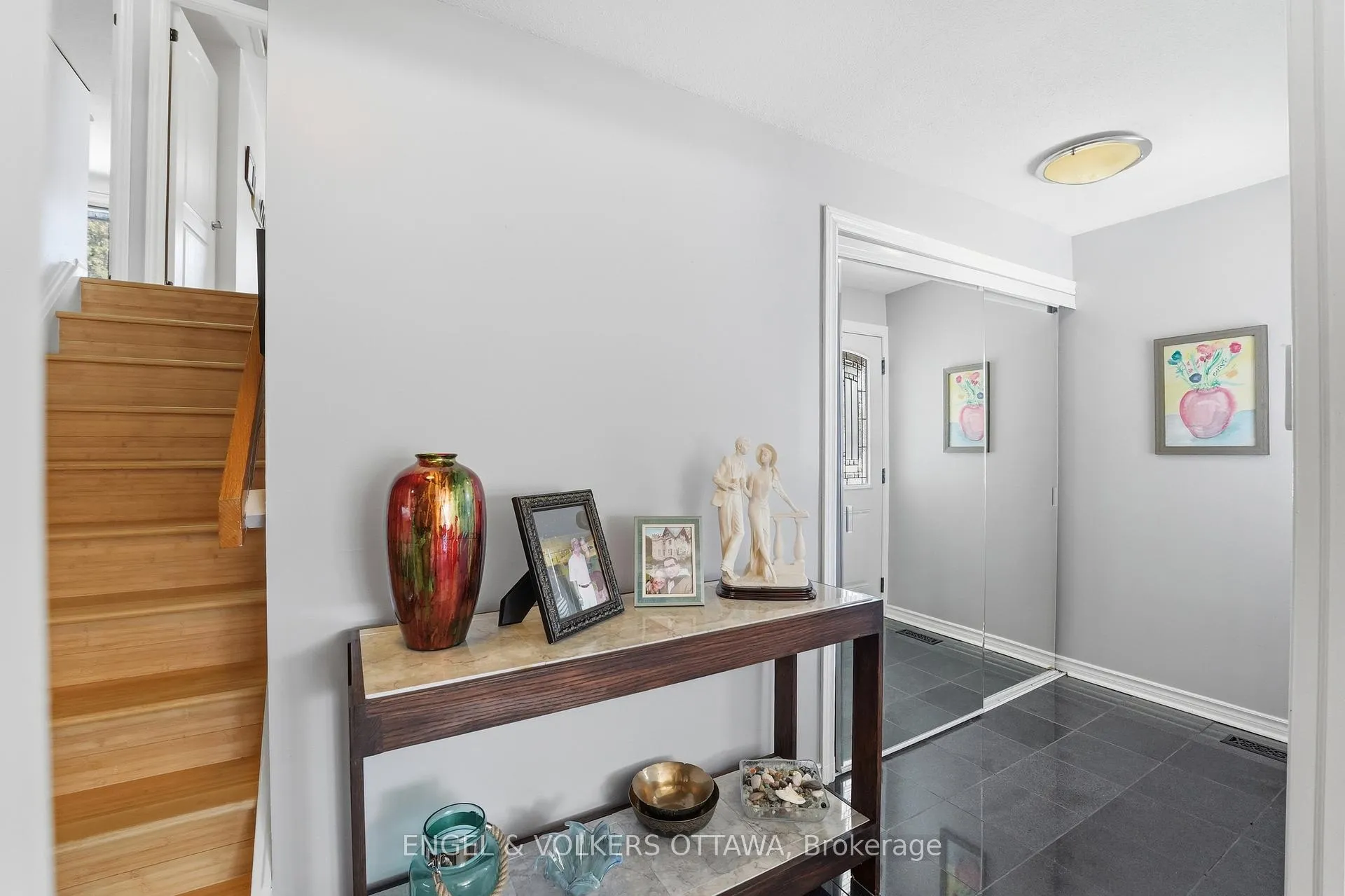 Photo 6 of 113 Benlea Drive, Ottawa, Tanglewood — HOMEH