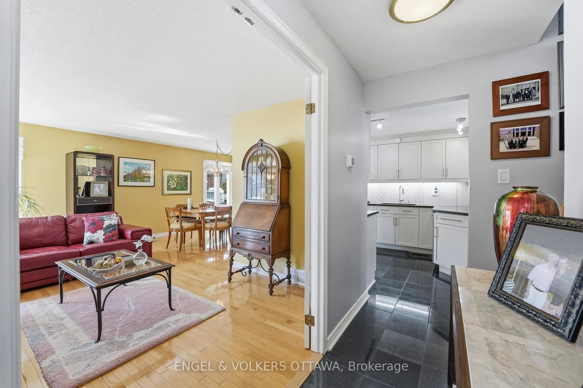 Photo 7 of 113 Benlea Drive, Ottawa, Tanglewood — HOMEH