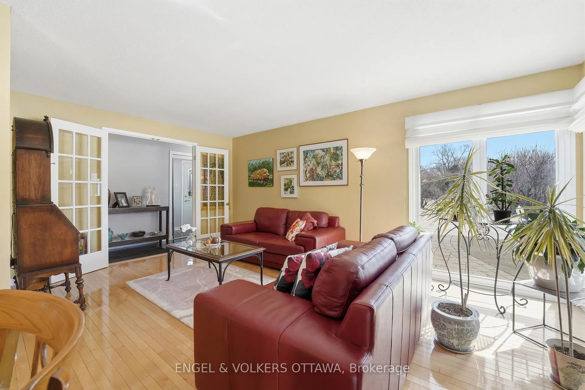Photo 9 of 113 Benlea Drive, Ottawa, Tanglewood — HOMEH