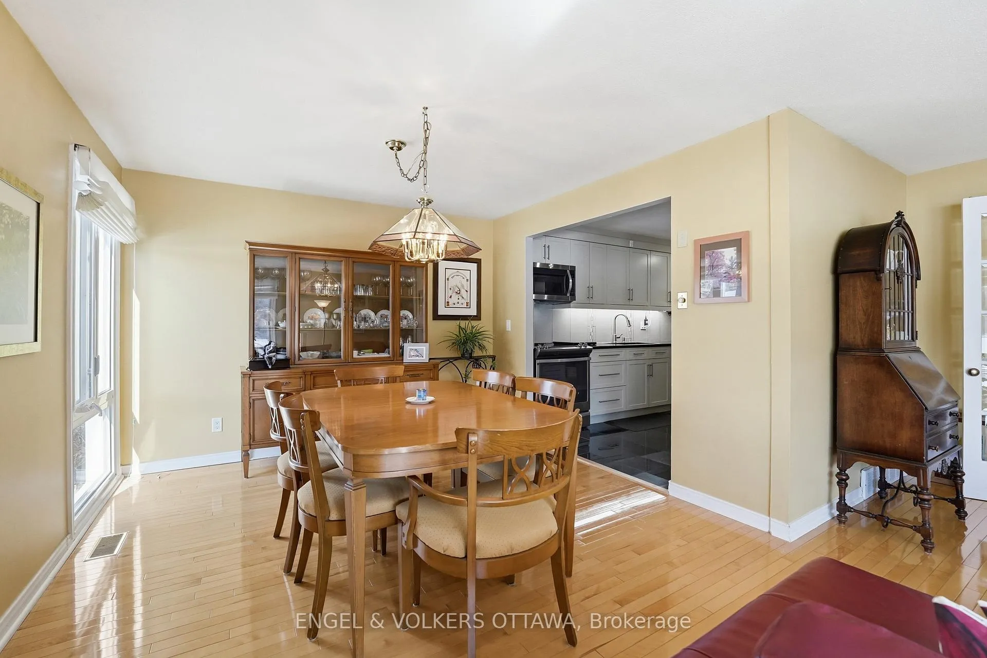 Photo 13 of 113 Benlea Drive, Ottawa, Tanglewood — HOMEH