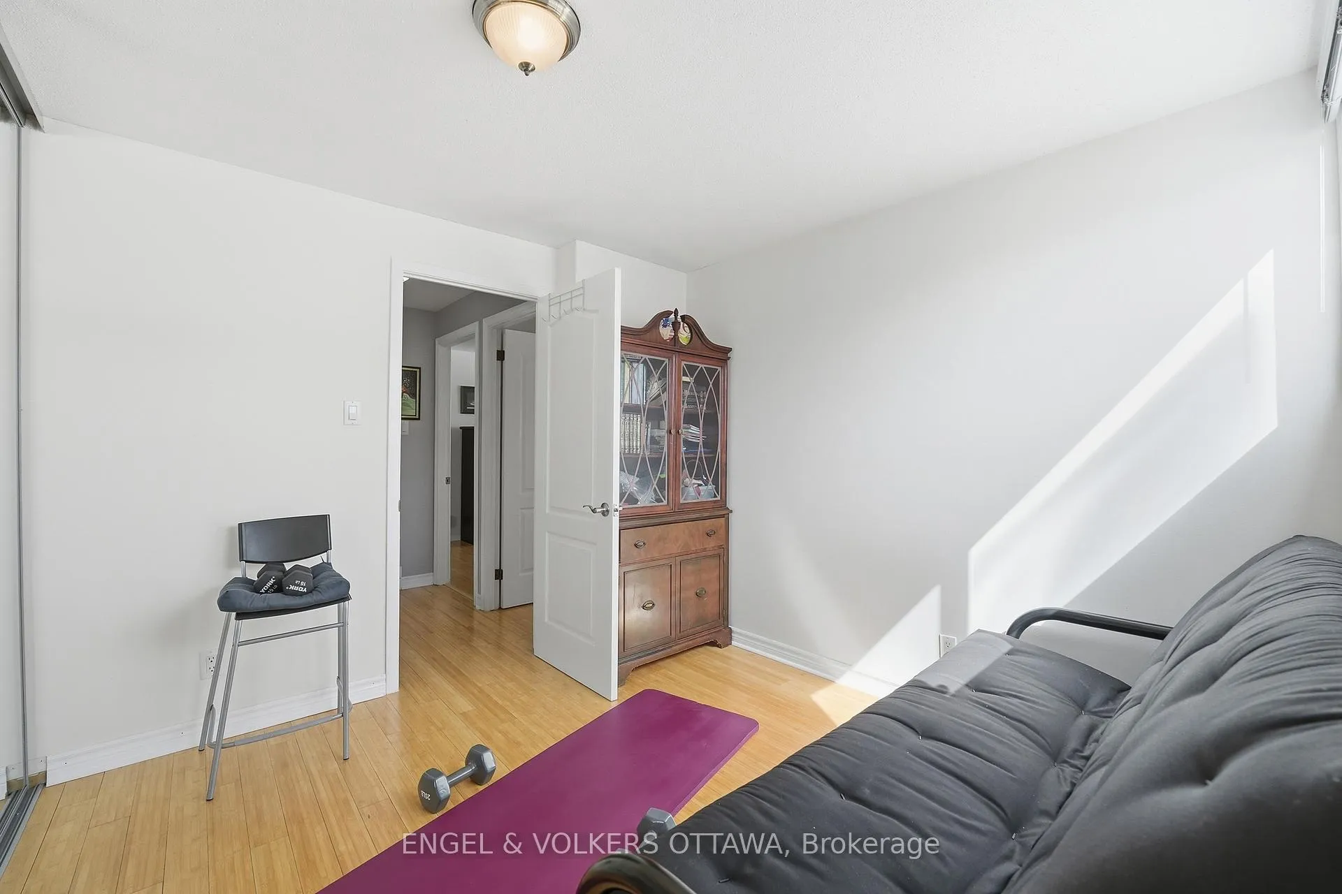 Photo 35 of 113 Benlea Drive, Ottawa, Tanglewood — HOMEH