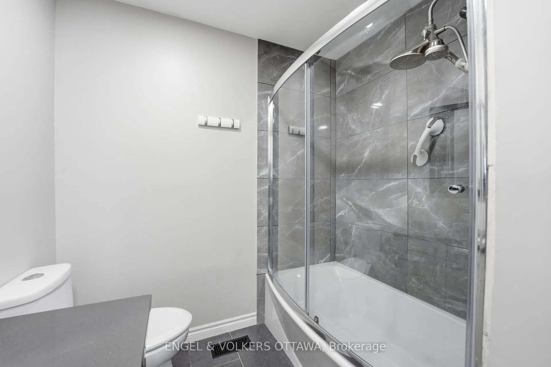 Photo 37 of 113 Benlea Drive, Ottawa, Tanglewood — HOMEH