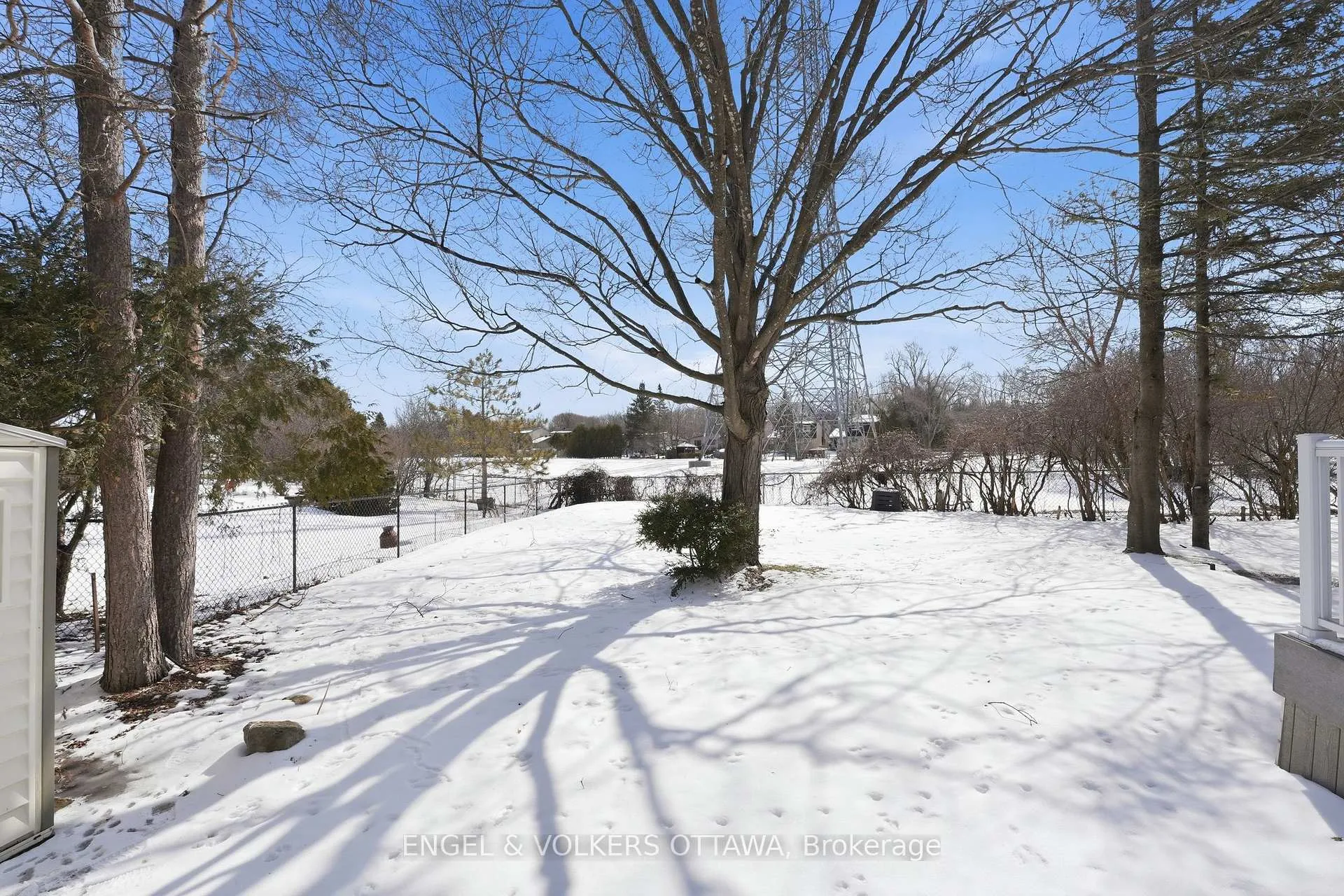Photo 44 of 113 Benlea Drive, Ottawa, Tanglewood — HOMEH