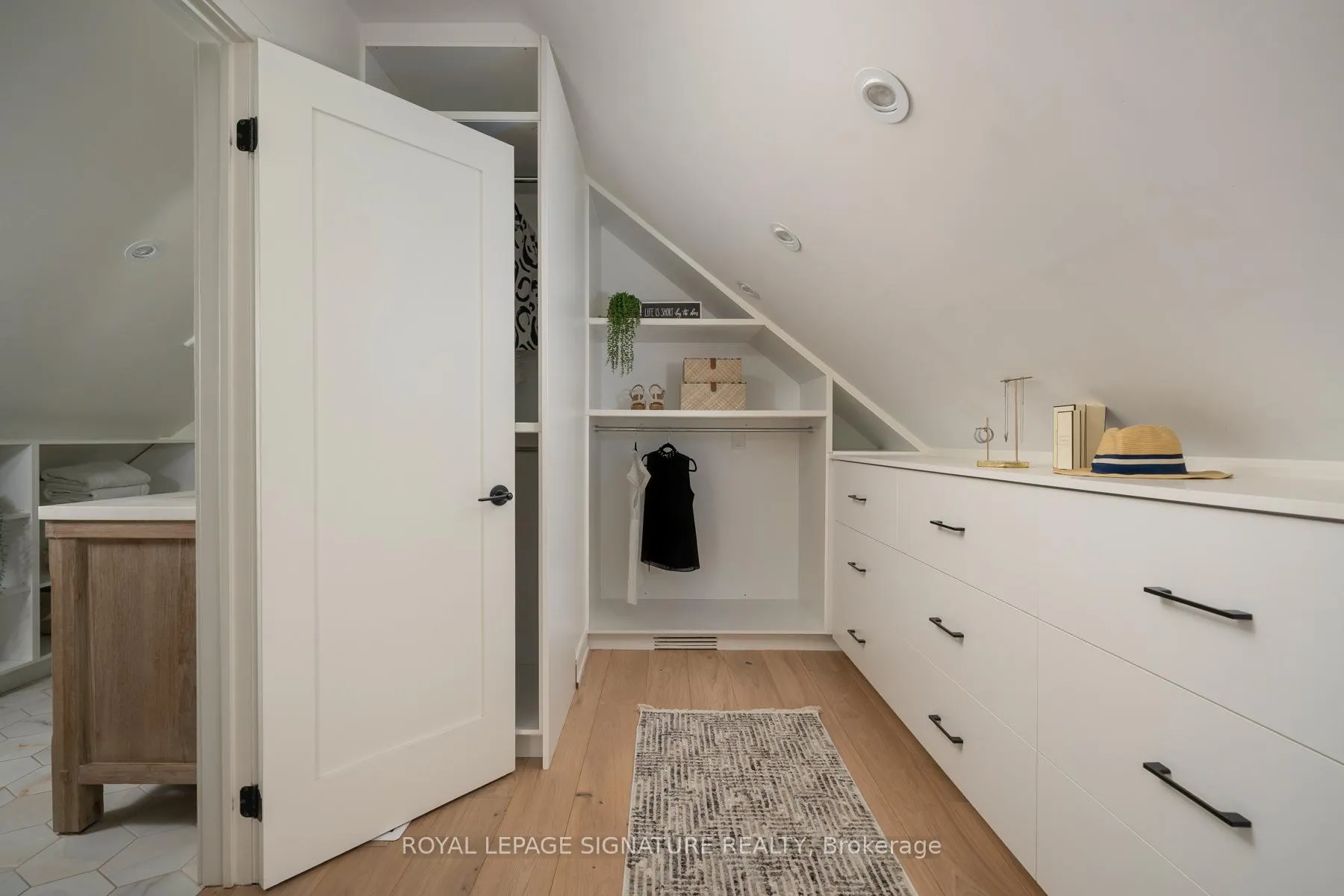 Photo 21 of 26 Pape Avenue, Toronto, South Riverdale — HOMEH