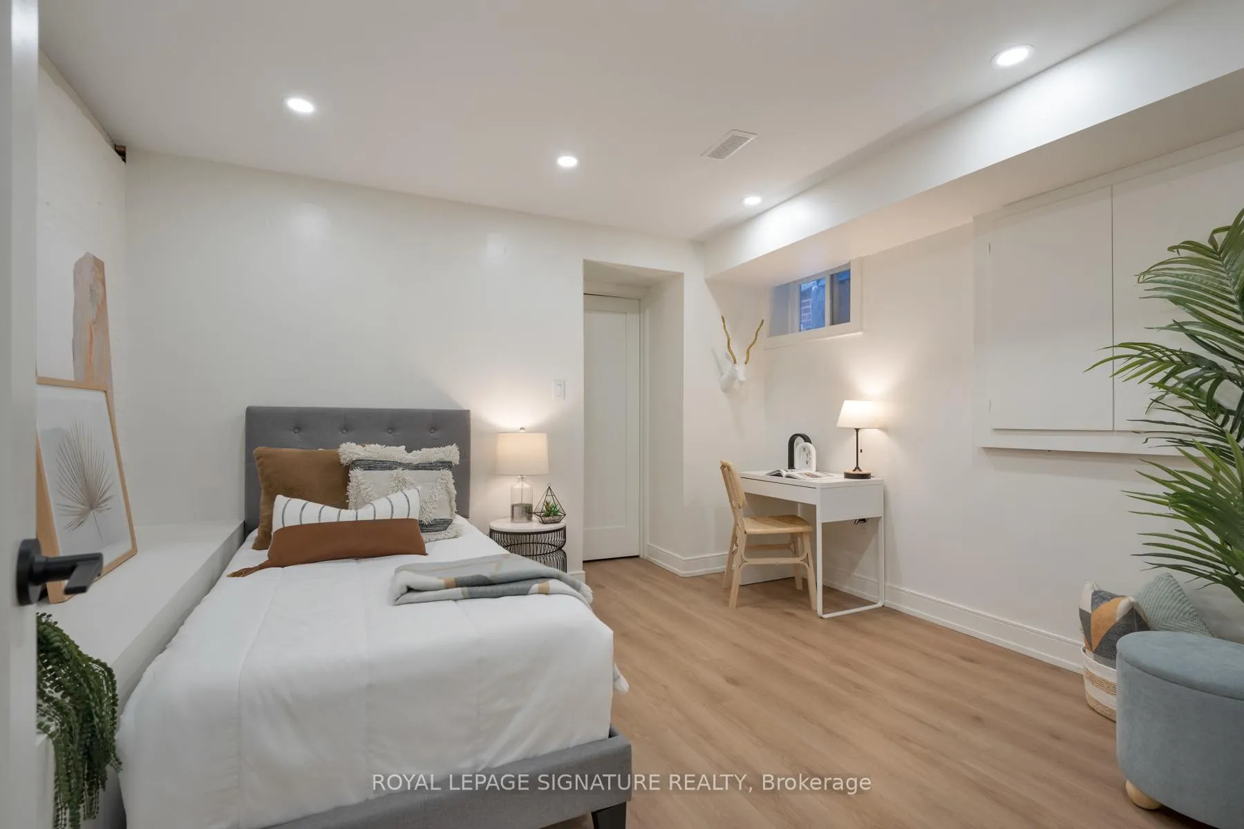 Photo 26 of 26 Pape Avenue, Toronto, South Riverdale — HOMEH