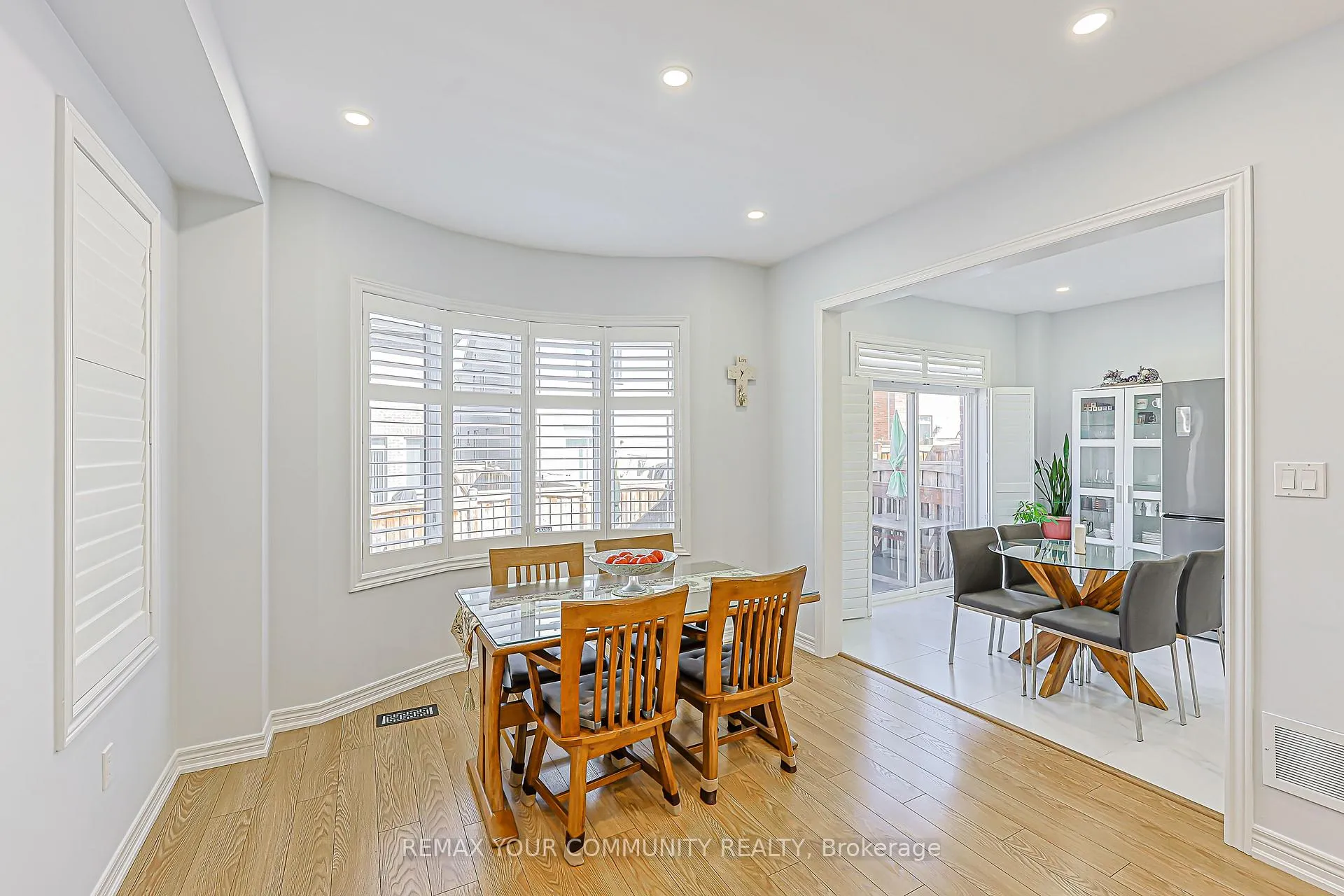 Photo 5 of 10 Hua Du Avenue, Markham, Berczy — HOMEH