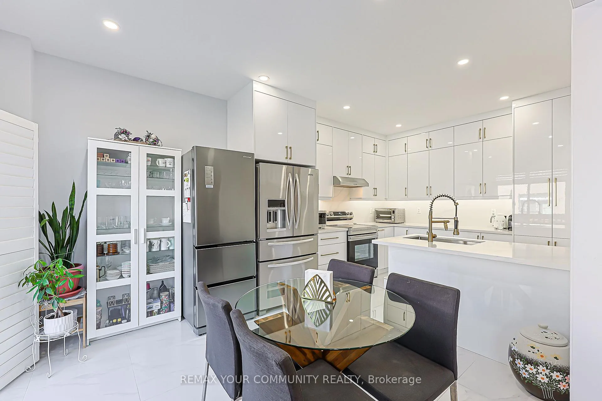 Photo 11 of 10 Hua Du Avenue, Markham, Berczy — HOMEH