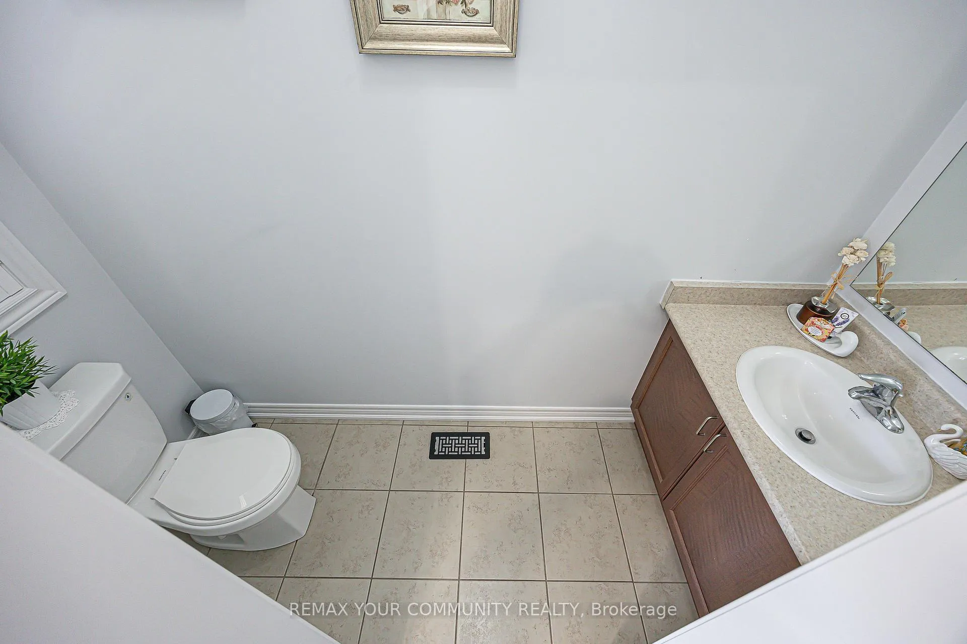 Photo 14 of 10 Hua Du Avenue, Markham, Berczy — HOMEH