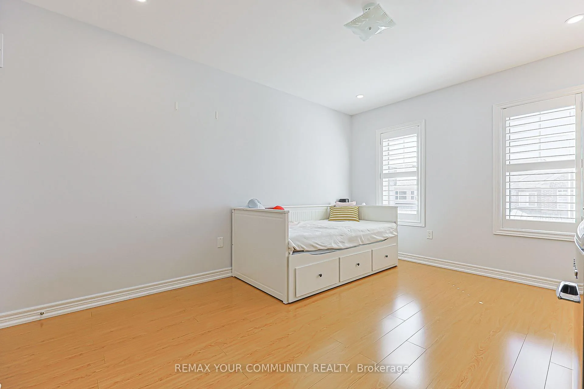 Photo 19 of 10 Hua Du Avenue, Markham, Berczy — HOMEH