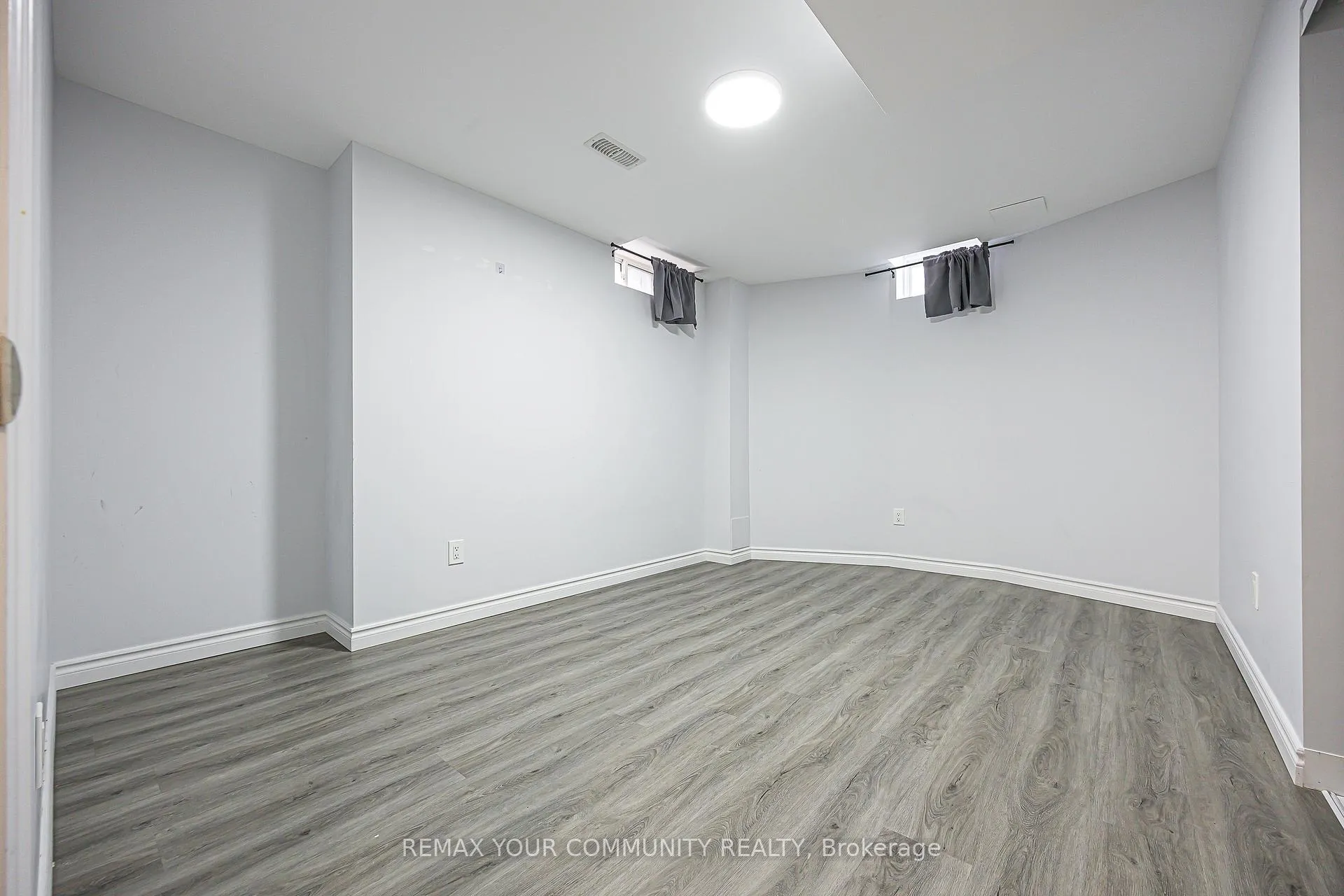 Photo 29 of 10 Hua Du Avenue, Markham, Berczy — HOMEH