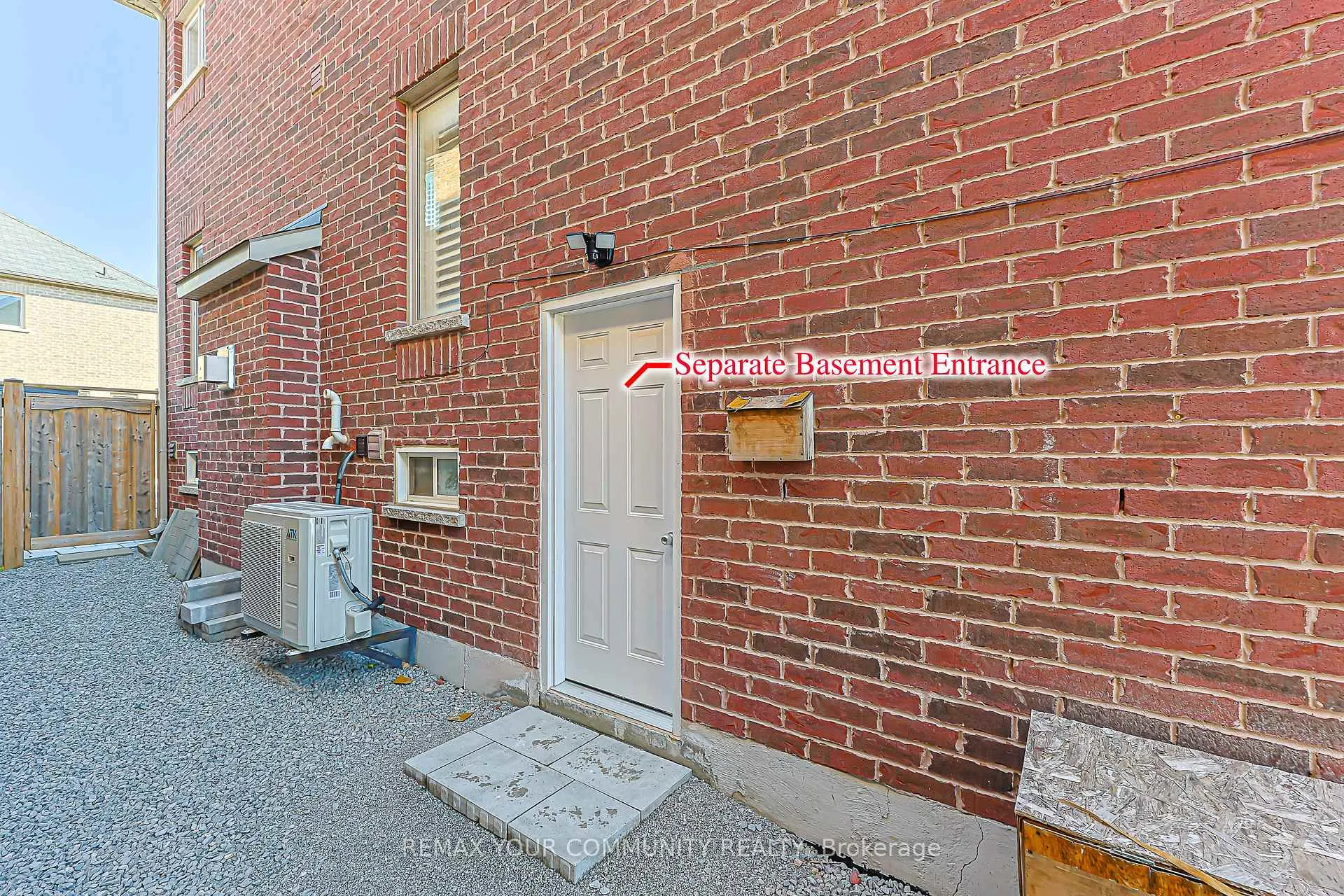 Photo 34 of 10 Hua Du Avenue, Markham, Berczy — HOMEH