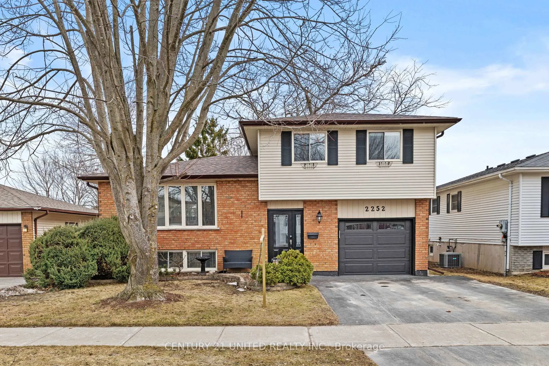 Photo 1 of 2252 Denure Drive, Peterborough, Monaghan Ward 2 — HOMEH