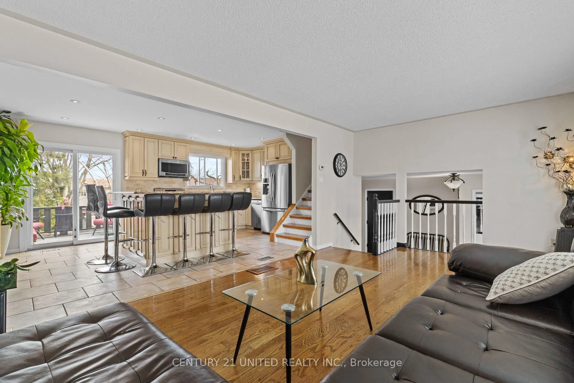 Photo 5 of 2252 Denure Drive, Peterborough, Monaghan Ward 2 — HOMEH