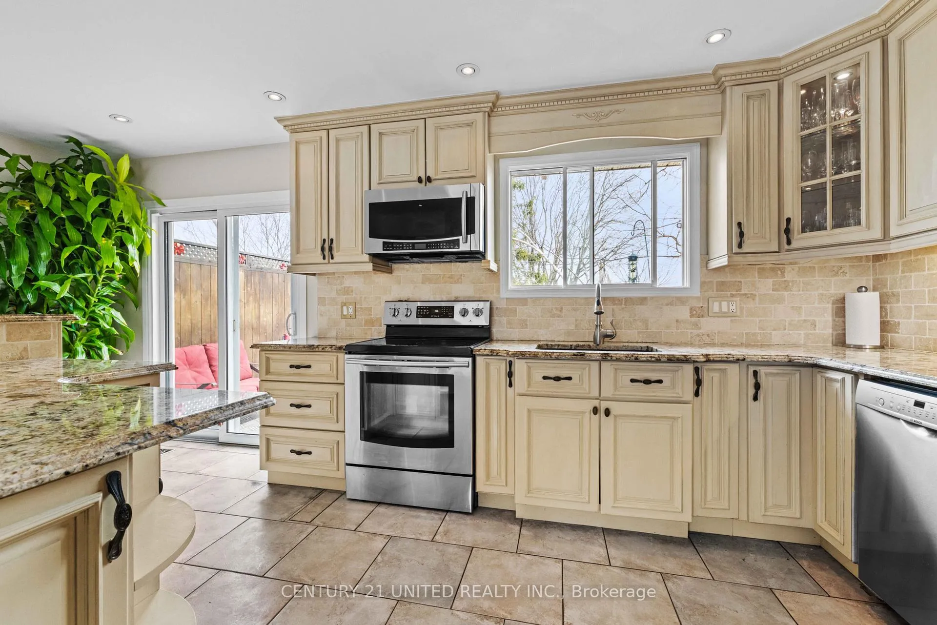 Photo 6 of 2252 Denure Drive, Peterborough, Monaghan Ward 2 — HOMEH