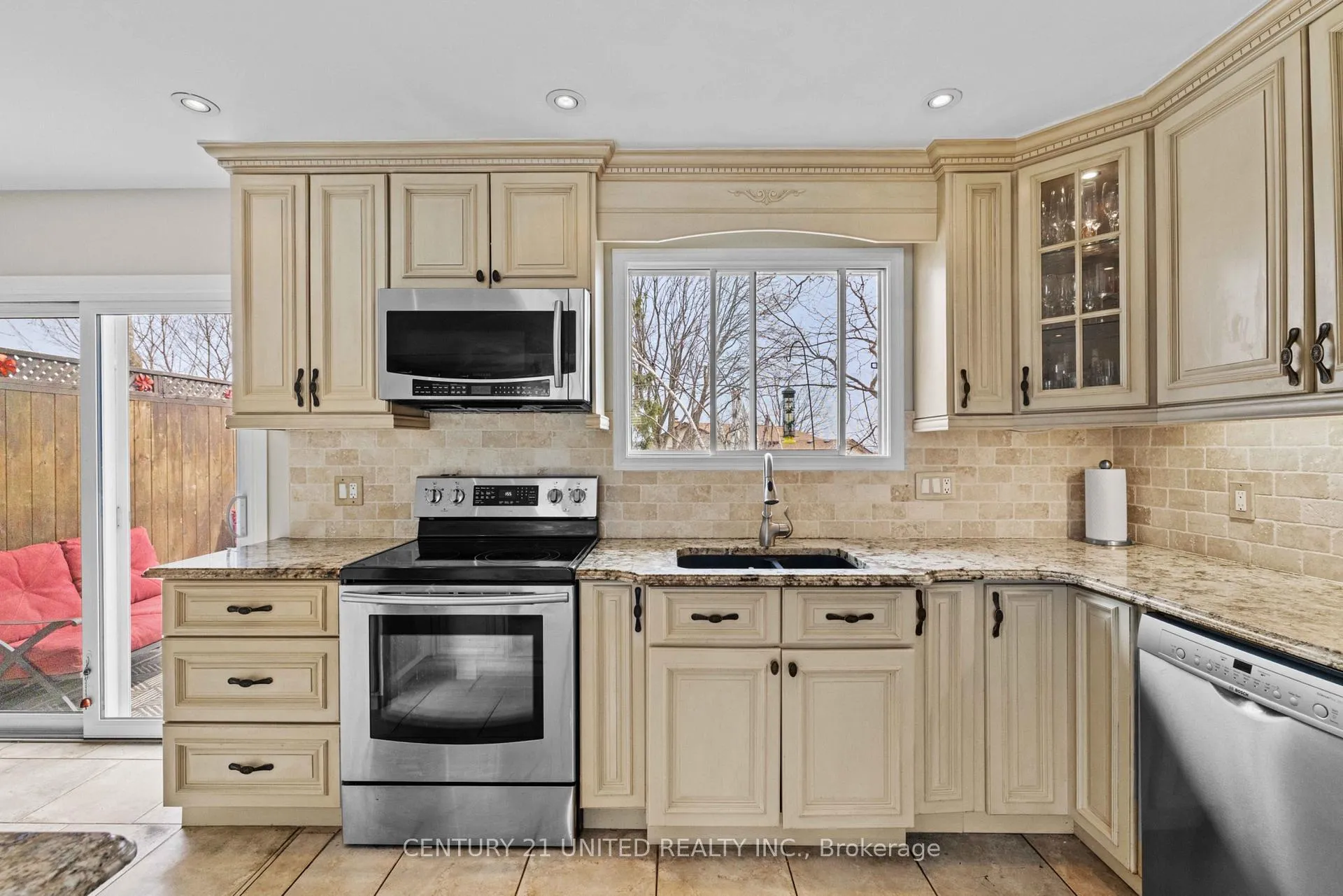 Photo 9 of 2252 Denure Drive, Peterborough, Monaghan Ward 2 — HOMEH