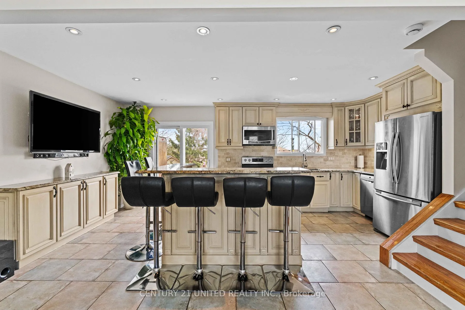 Photo 11 of 2252 Denure Drive, Peterborough, Monaghan Ward 2 — HOMEH